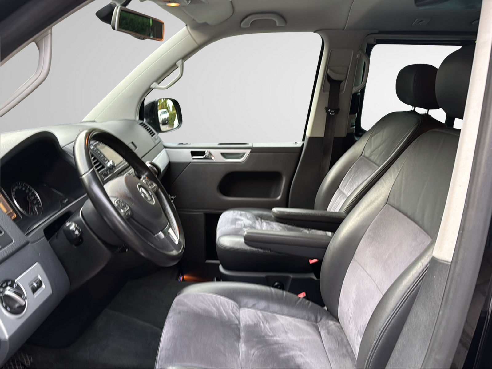VW T5 Multivan 2.0 Bi-TDI CR Highline 4Motion-image-13