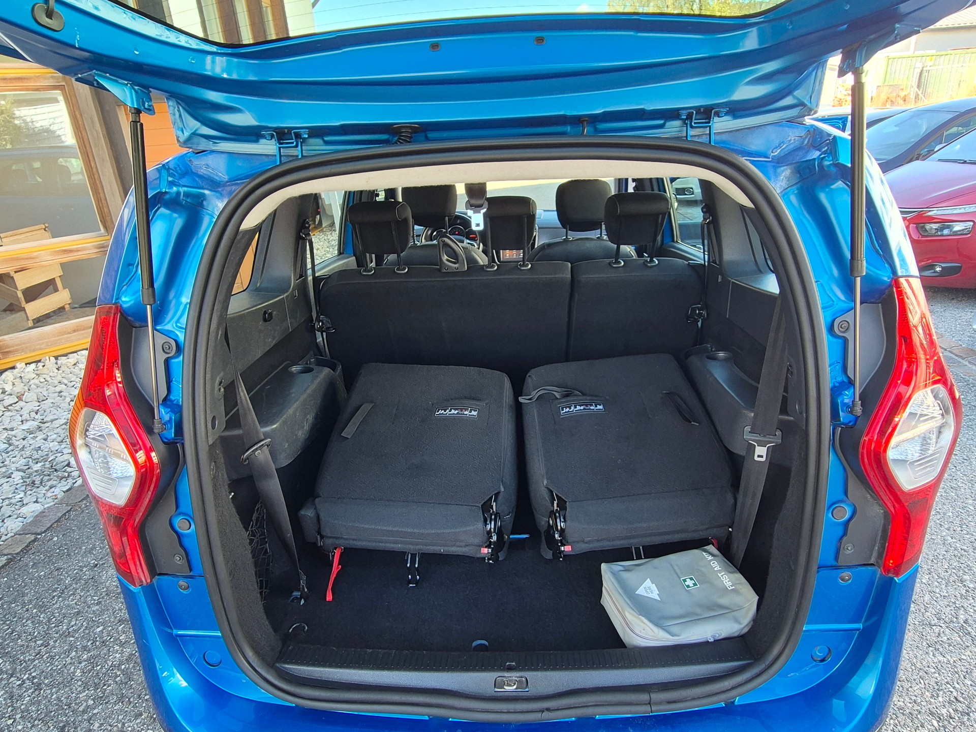 DACIA Lodgy 1.2 T Stepway 7PL-image-12