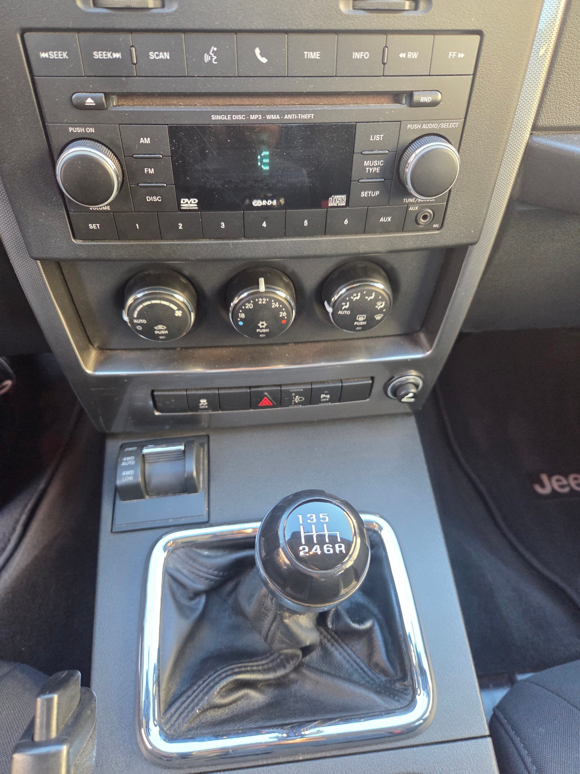 JEEP Cherokee 2.8 CRD Sport-image-11