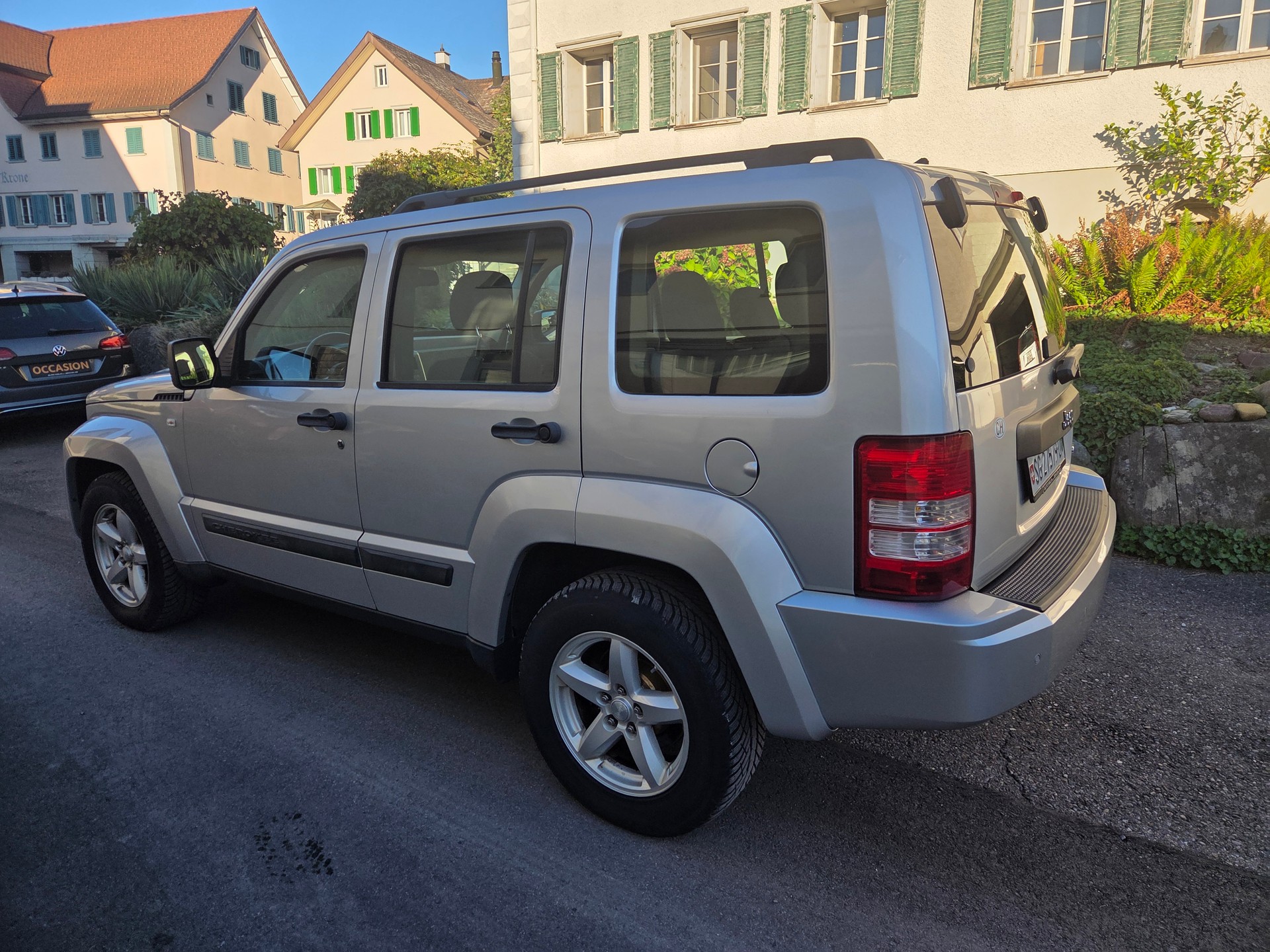 JEEP Cherokee 2.8 CRD Sport-image-3
