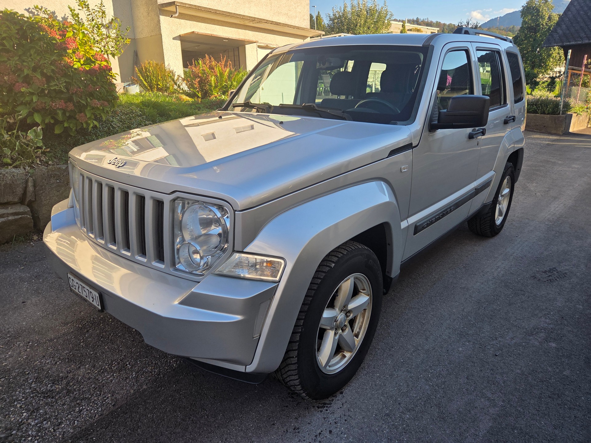 JEEP Cherokee 2.8 CRD Sport-image-1