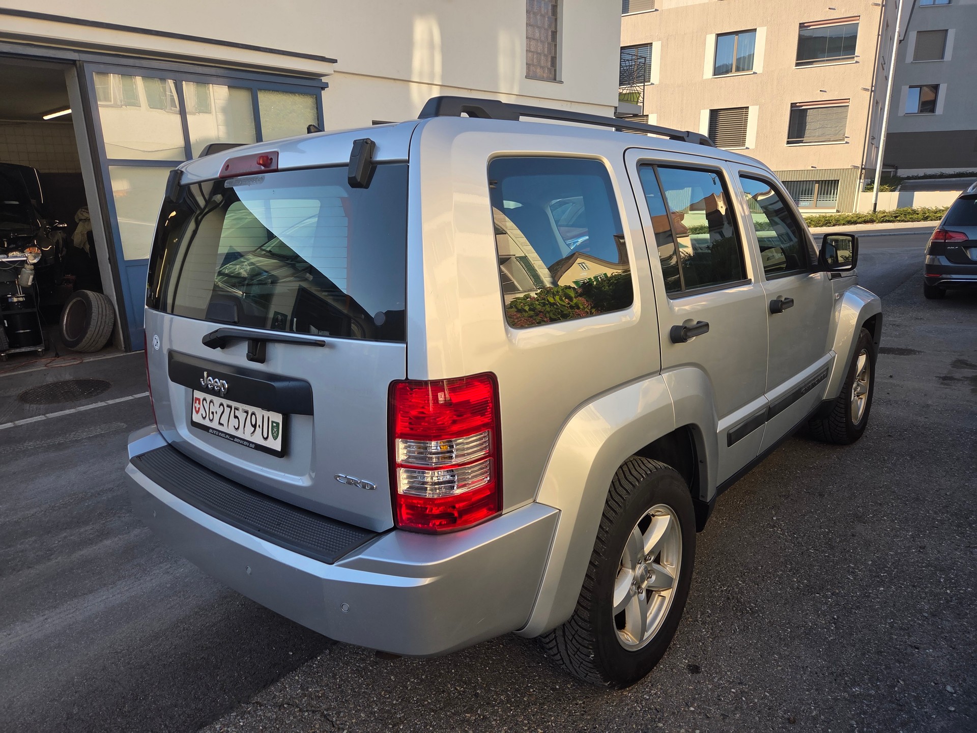 JEEP Cherokee 2.8 CRD Sport-image-5
