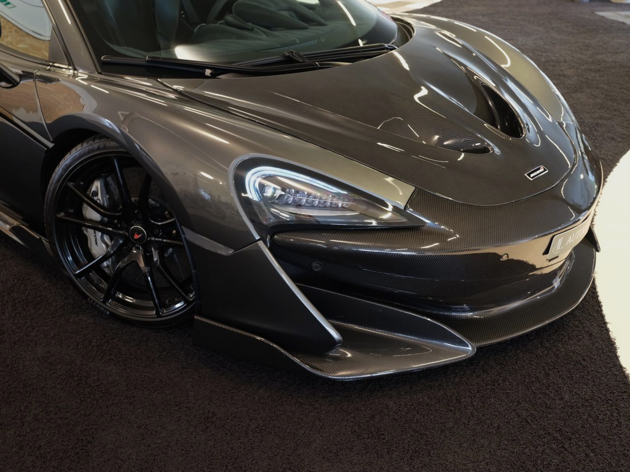 McLAREN 570S Coupé 3.8 V8 SSG-showroom-element-1