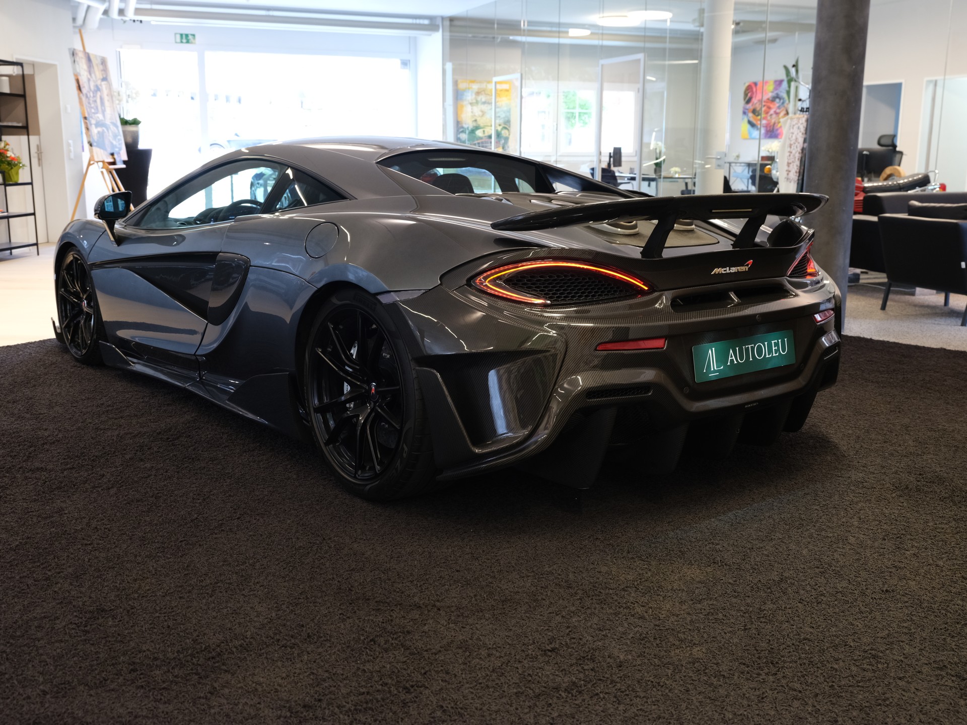 McLAREN 570S Coupé 3.8 V8 SSG-image-4