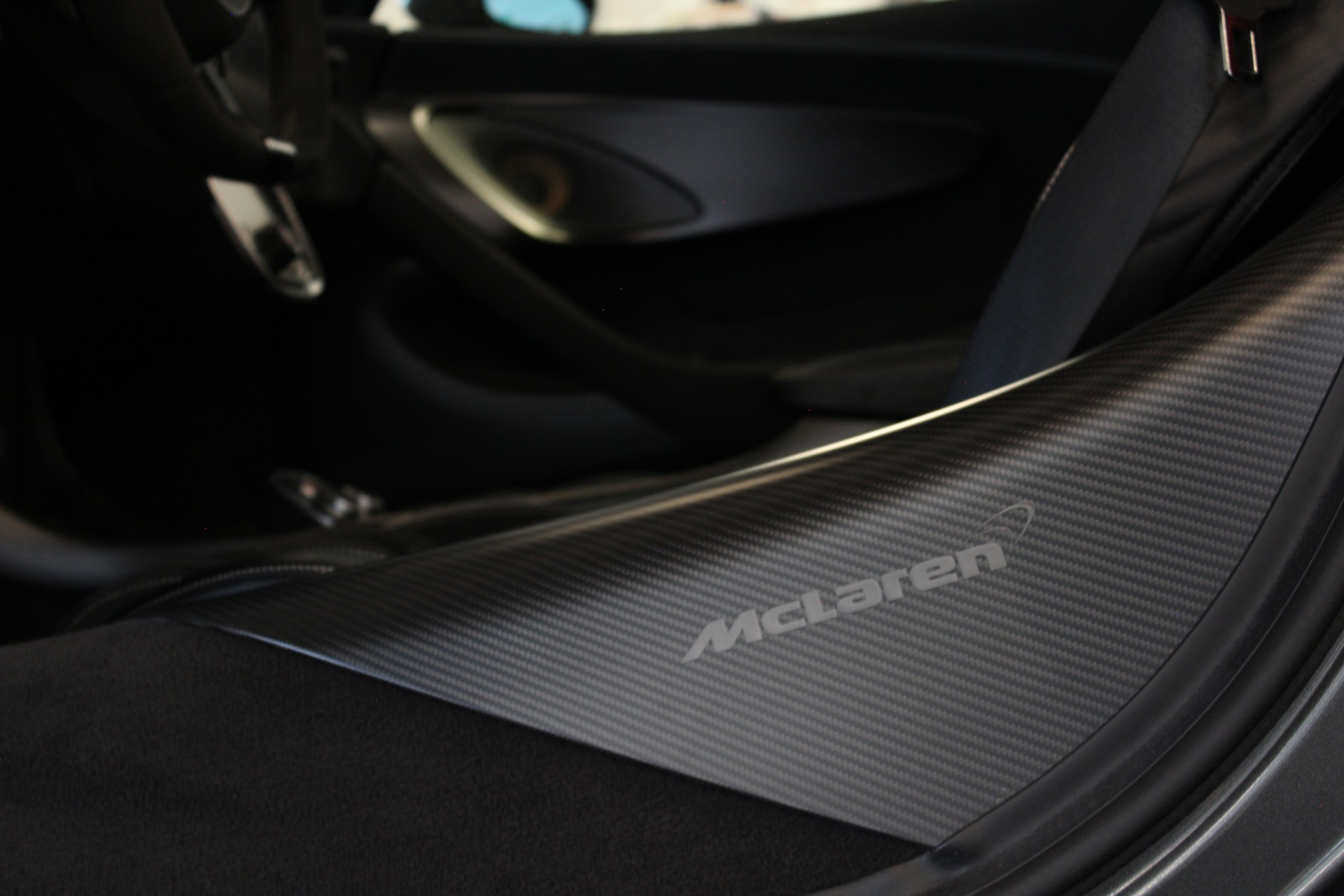 McLAREN 570S Coupé 3.8 V8 SSG-image-19
