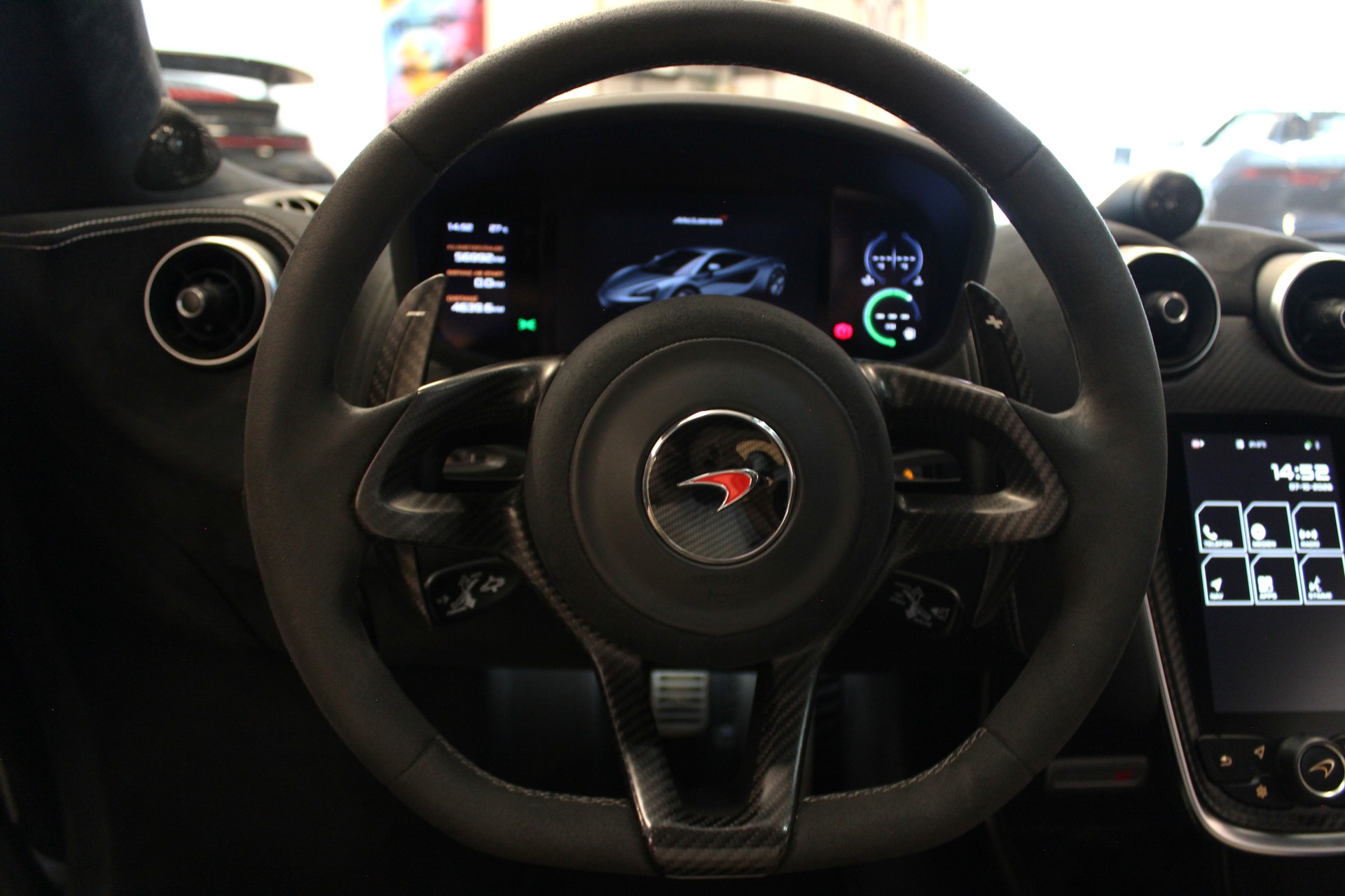 McLAREN 570S Coupé 3.8 V8 SSG-image-22