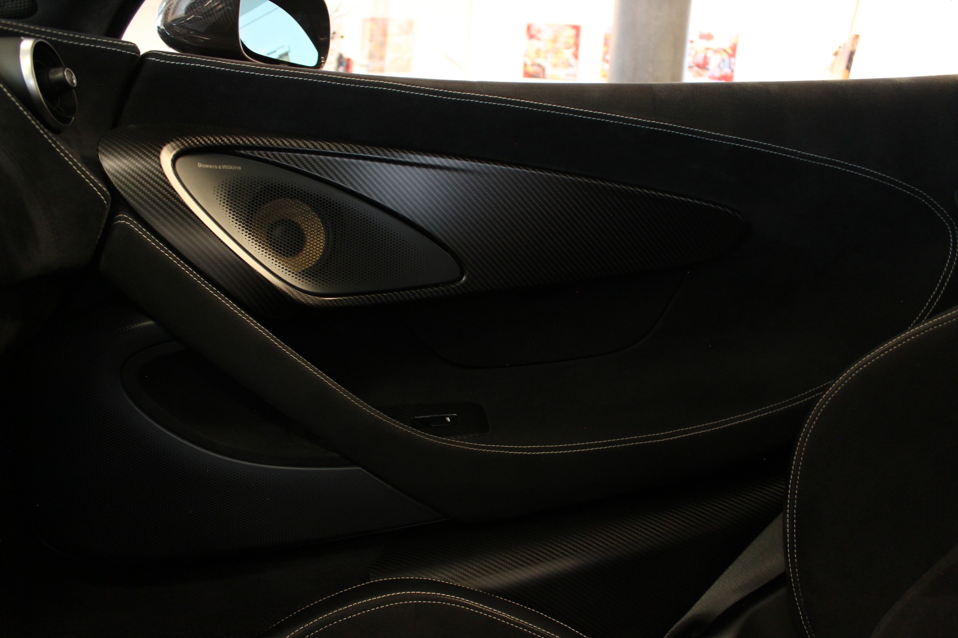 McLAREN 570S Coupé 3.8 V8 SSG-image-30