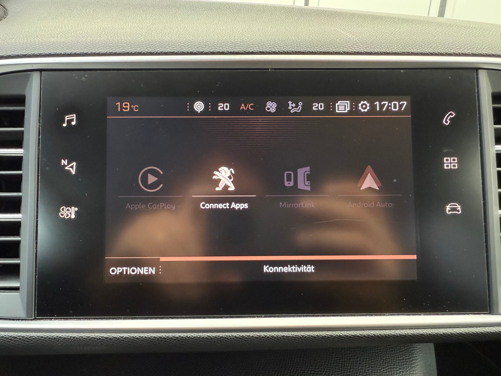 PEUGEOT 308 SW 1.5 BlueHDI Allure EAT8-image-10