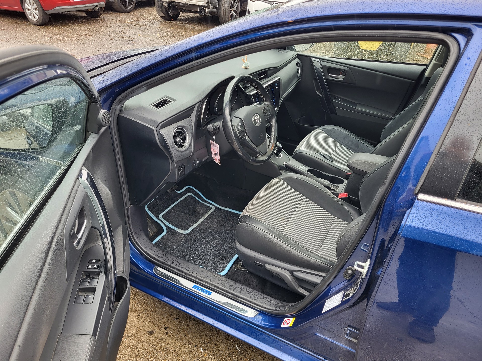 TOYOTA Auris Touring Sports 1.8 HSD Style e-CVT-image-14
