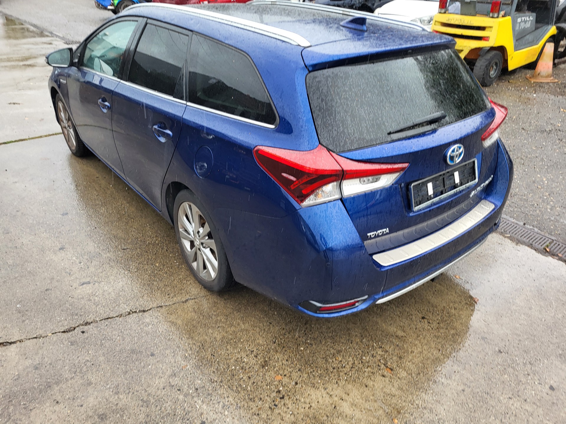 TOYOTA Auris Touring Sports 1.8 HSD Style e-CVT-image-1