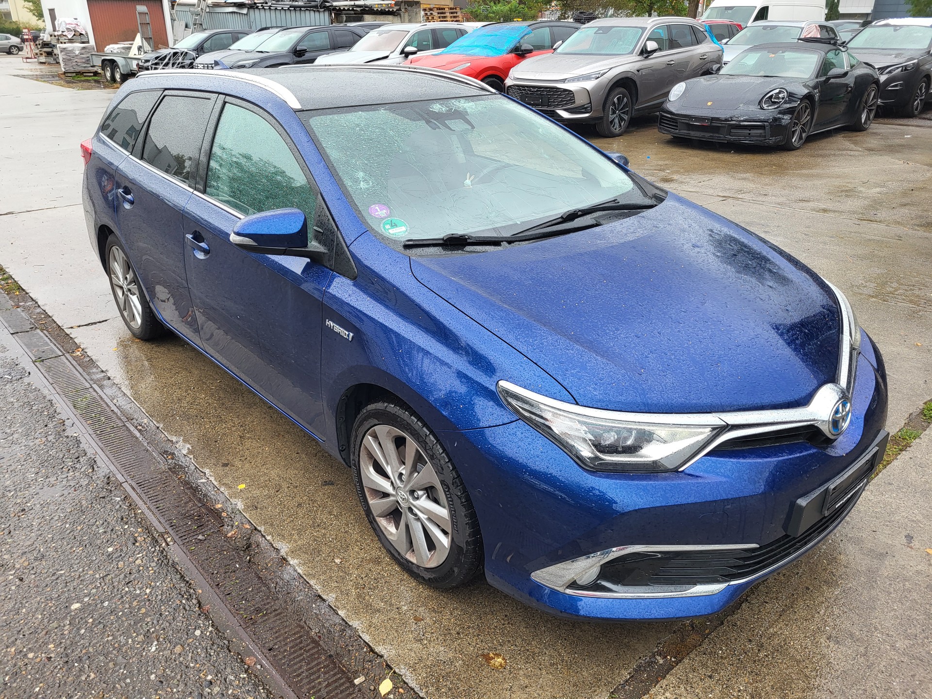 TOYOTA Auris Touring Sports 1.8 HSD Style e-CVT-image-5