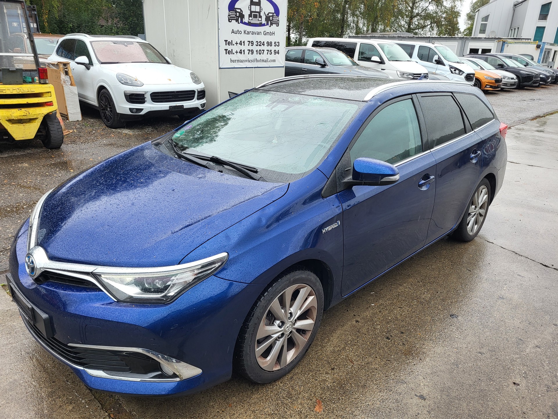 TOYOTA Auris Touring Sports 1.8 HSD Style e-CVT-image-9