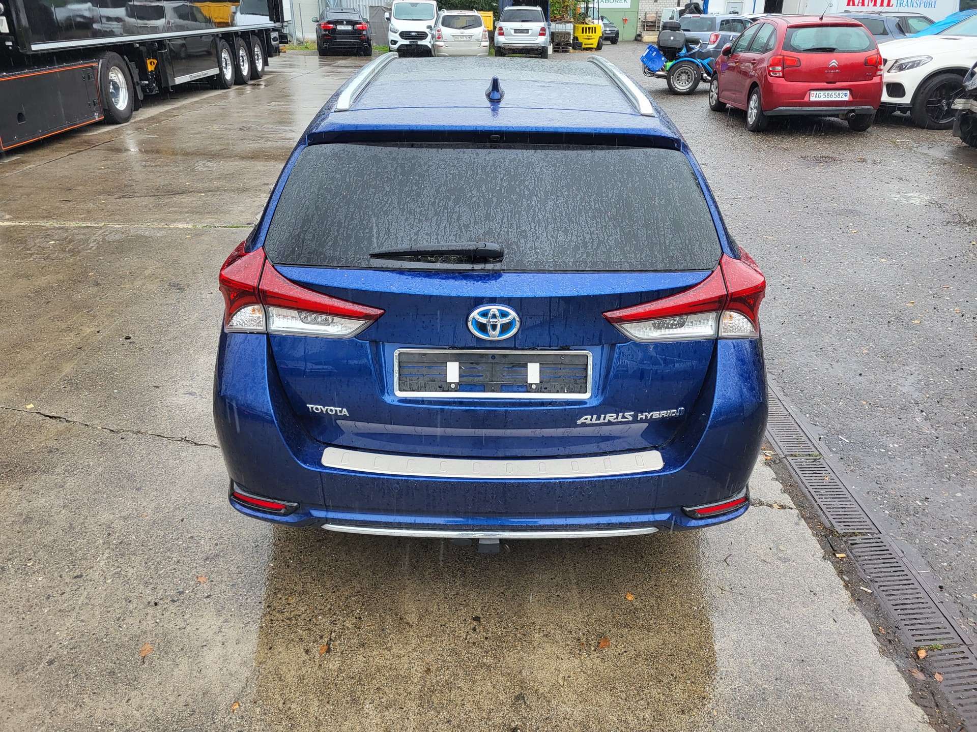 TOYOTA Auris Touring Sports 1.8 HSD Style e-CVT-image-4
