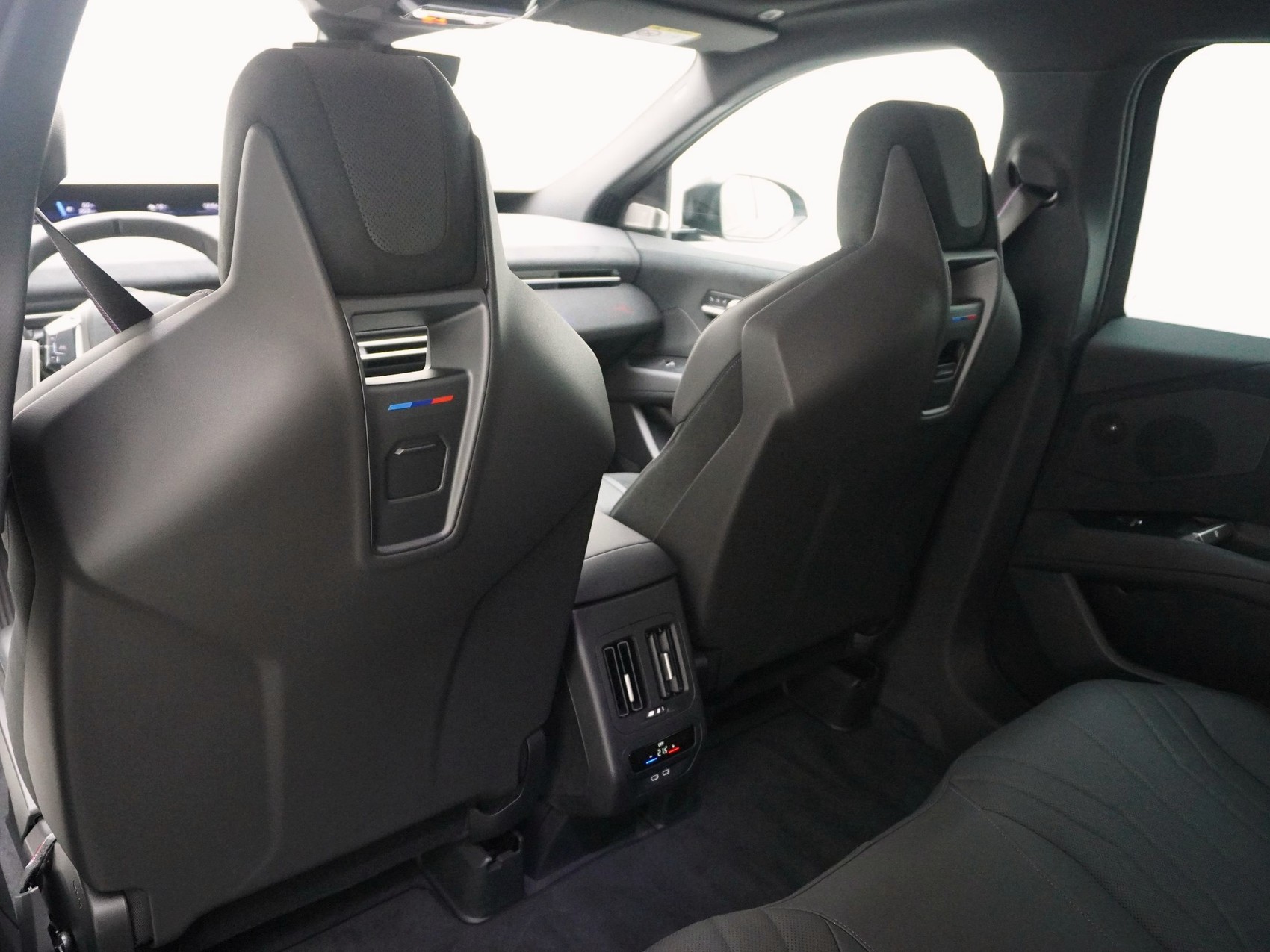 BMW iX3 50 xDrive M Sport Pro-image-8