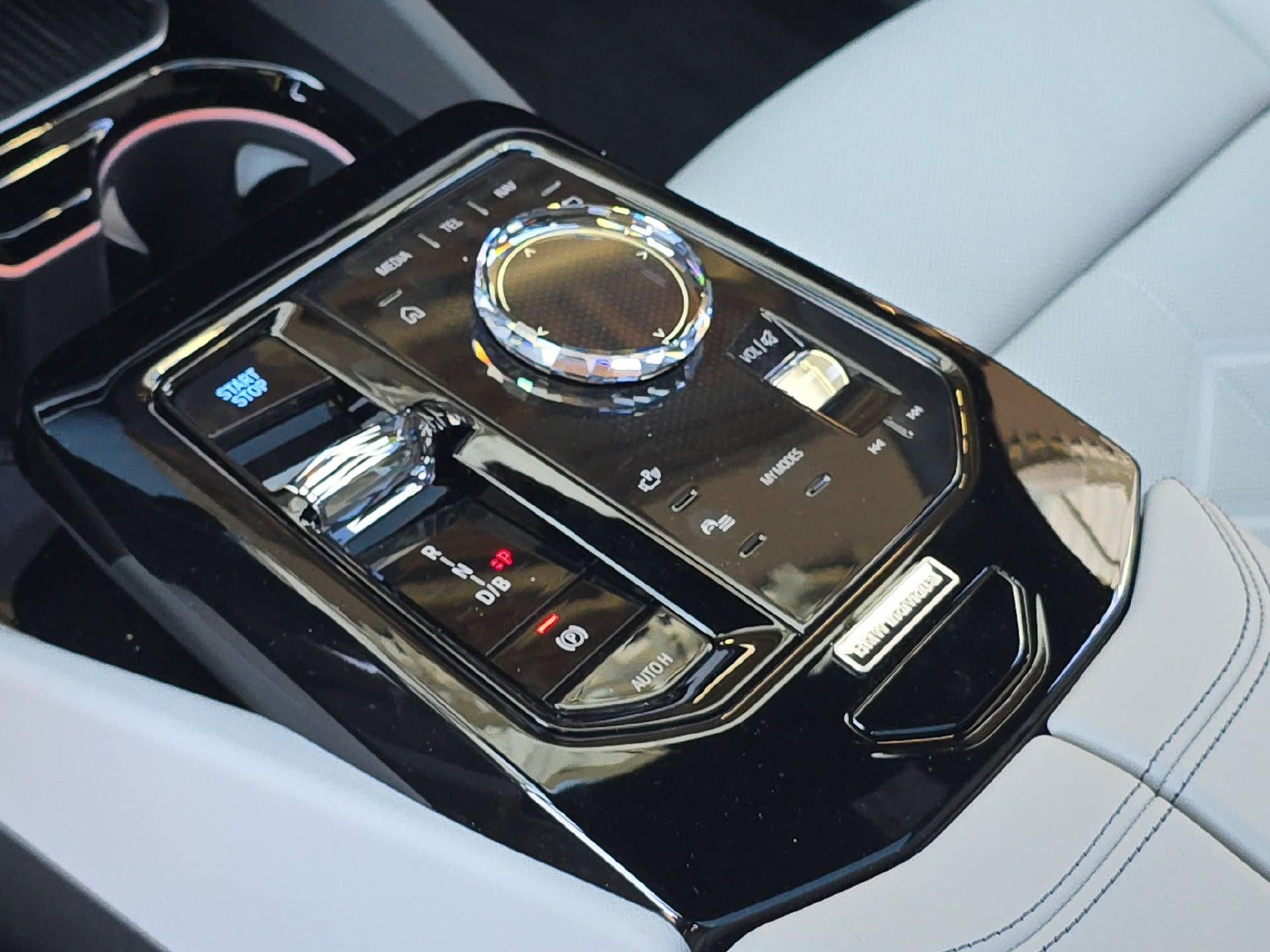 BMW i5 M60 xDrive Touring ** Leasingaktion 2,9% // 2'000 kg Anhängelast **-image-18