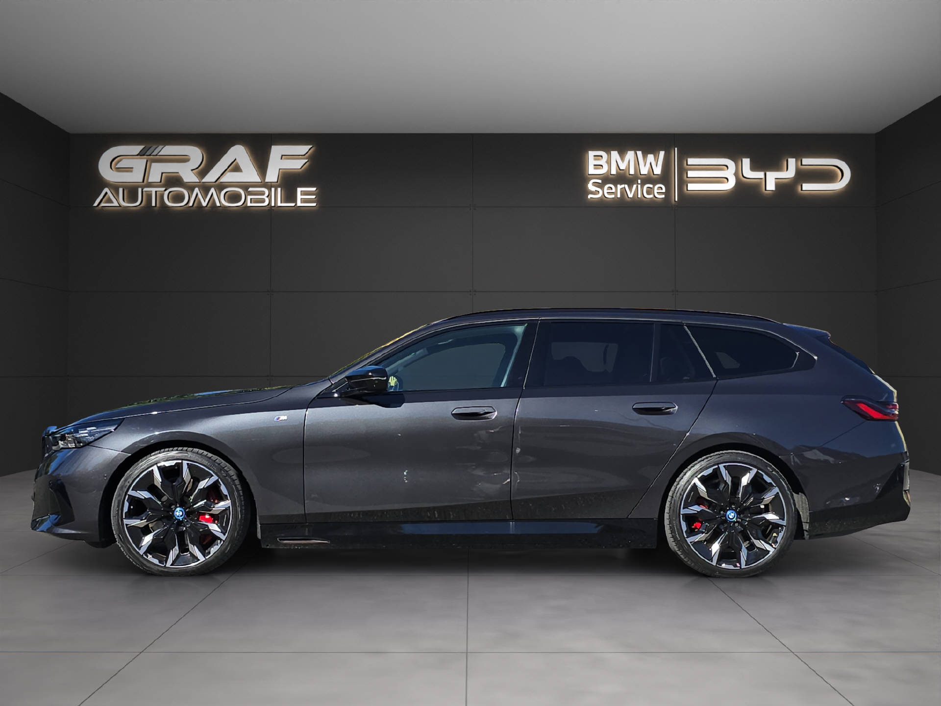 BMW i5 M60 xDrive Touring ** Leasingaktion 2,9% // 2'000 kg Anhängelast **-image-20