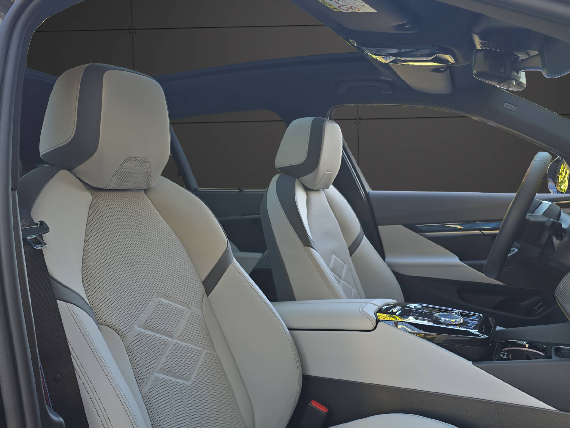 BMW i5 M60 xDrive Touring ** Leasingaktion 2,9% // 2'000 kg Anhängelast **-image-9