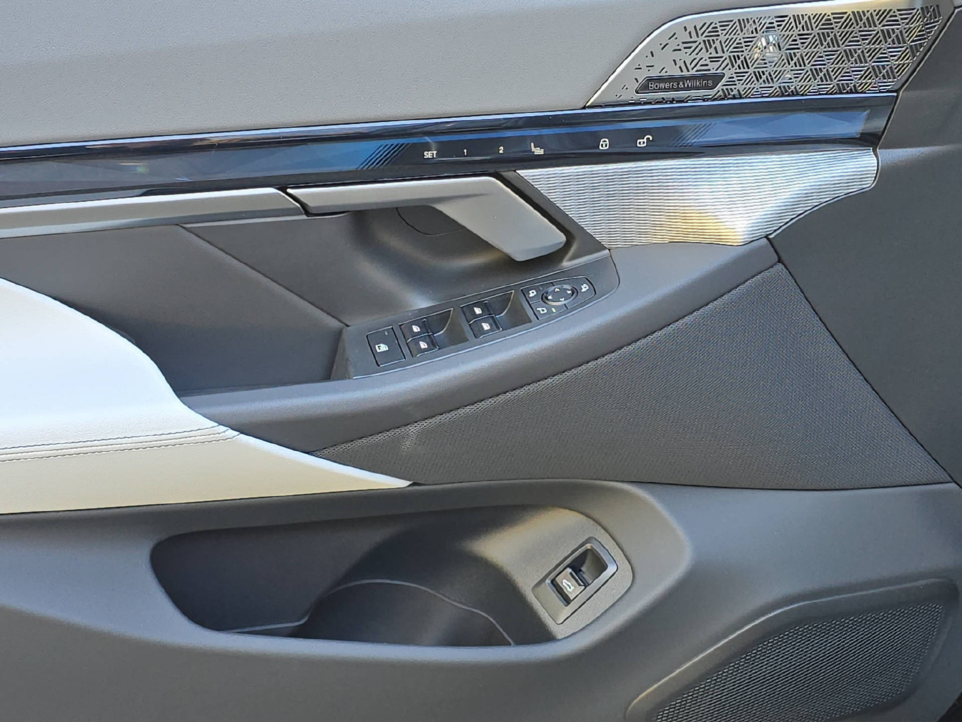 BMW i5 M60 xDrive Touring ** Leasingaktion 2,9% // 2'000 kg Anhängelast **-image-17