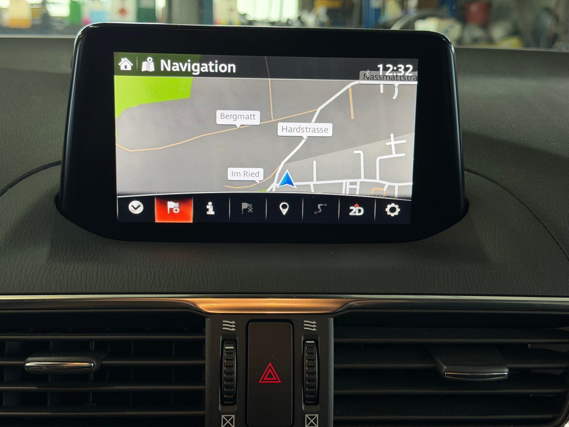 MAZDA 3 SKYACTIV-G 120 Revolution Automat | CH-Auto | Frisch MFK | Leder | Navi | HUD-image-17