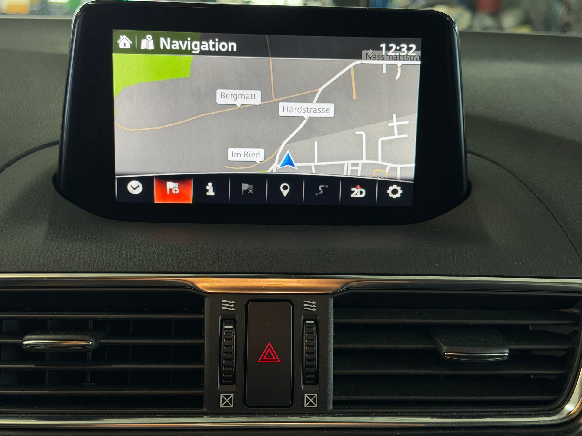 MAZDA 3 SKYACTIV-G 120 Revolution Automat | CH-Auto | Frisch MFK | Leder | Navi | HUD-image-18