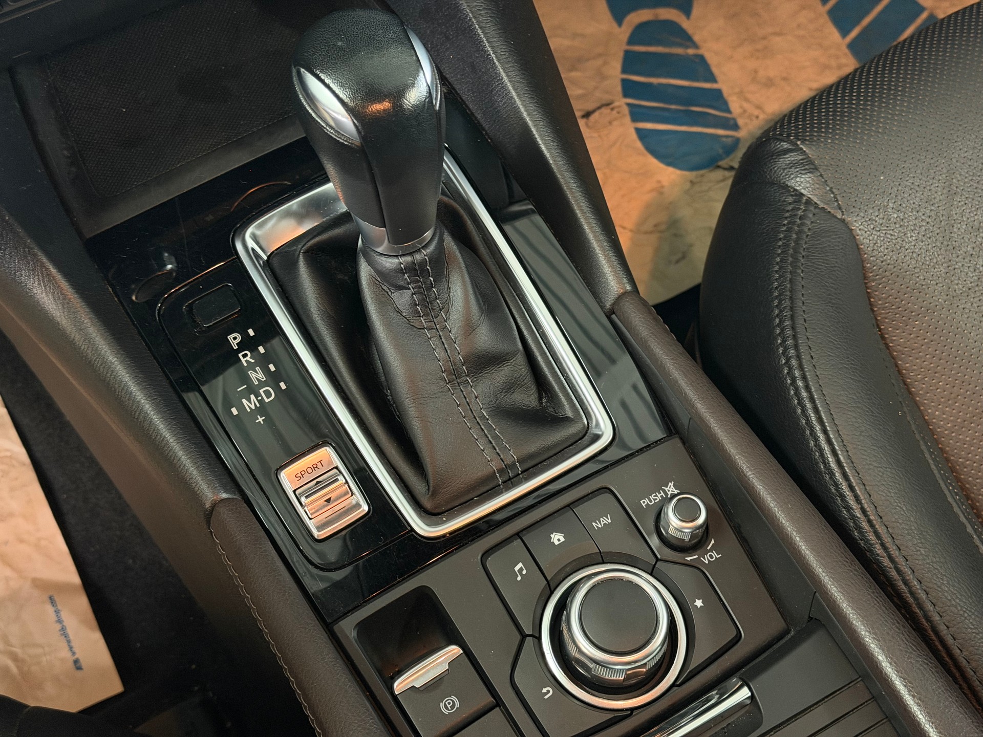 MAZDA 3 SKYACTIV-G 120 Revolution Automat | CH-Auto | Frisch MFK | Leder | Navi | HUD-image-13