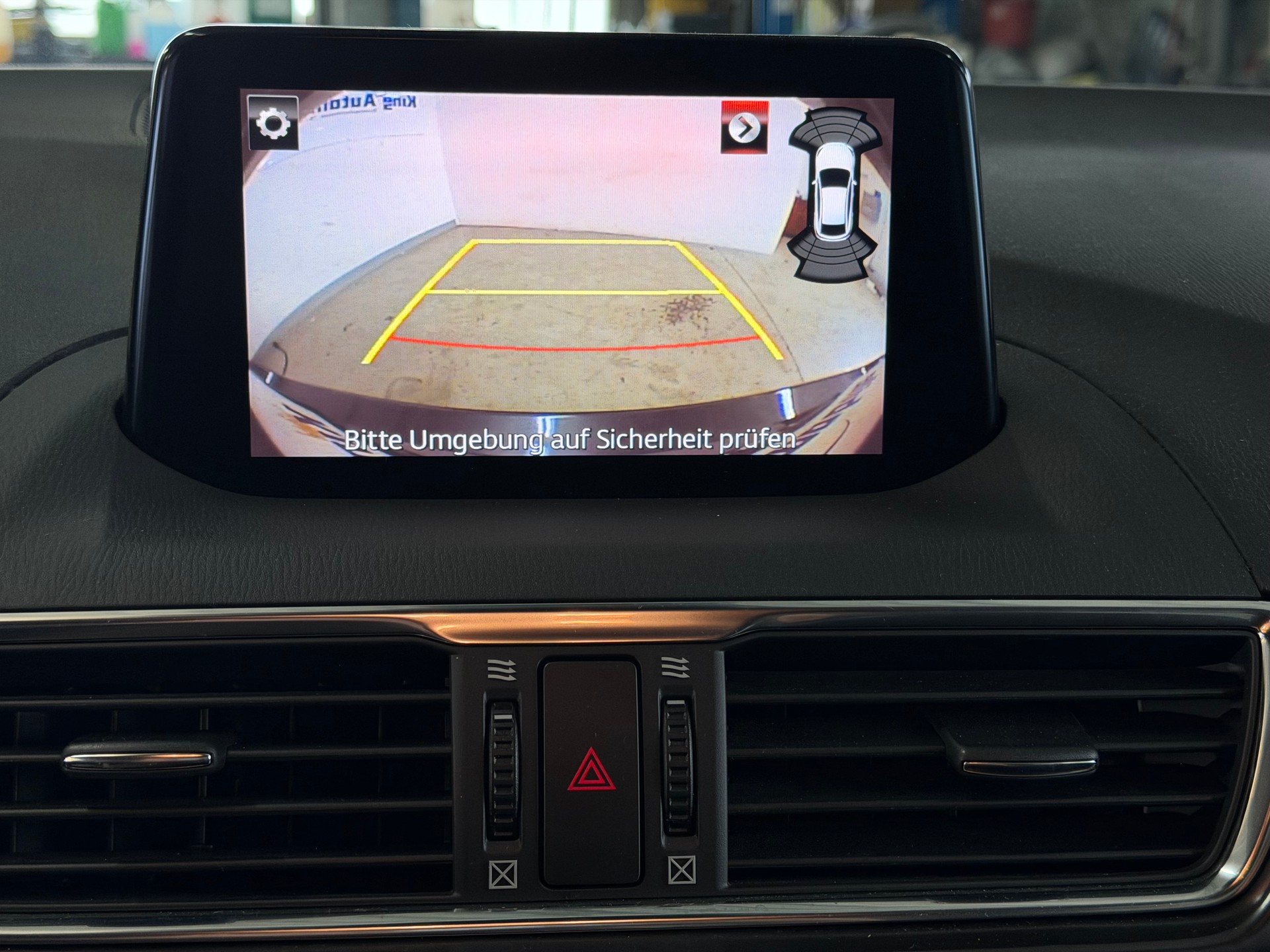 MAZDA 3 SKYACTIV-G 120 Revolution Automat | CH-Auto | Frisch MFK | Leder | Navi | HUD-image-16