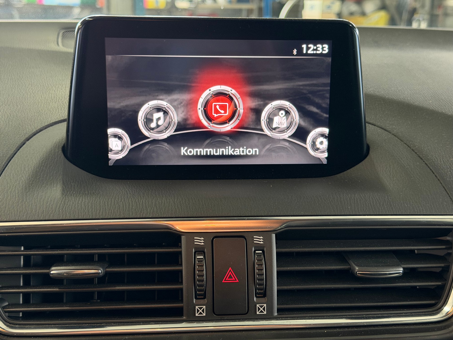 MAZDA 3 SKYACTIV-G 120 Revolution Automat | CH-Auto | Frisch MFK | Leder | Navi | HUD-image-19