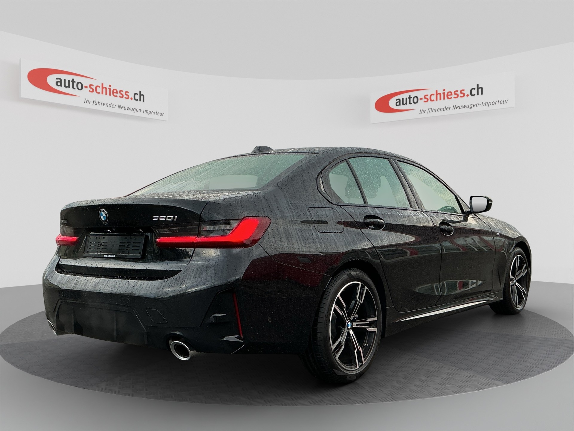 BMW 320i xDrive Steptronic M Sport Shadow Line-image-4