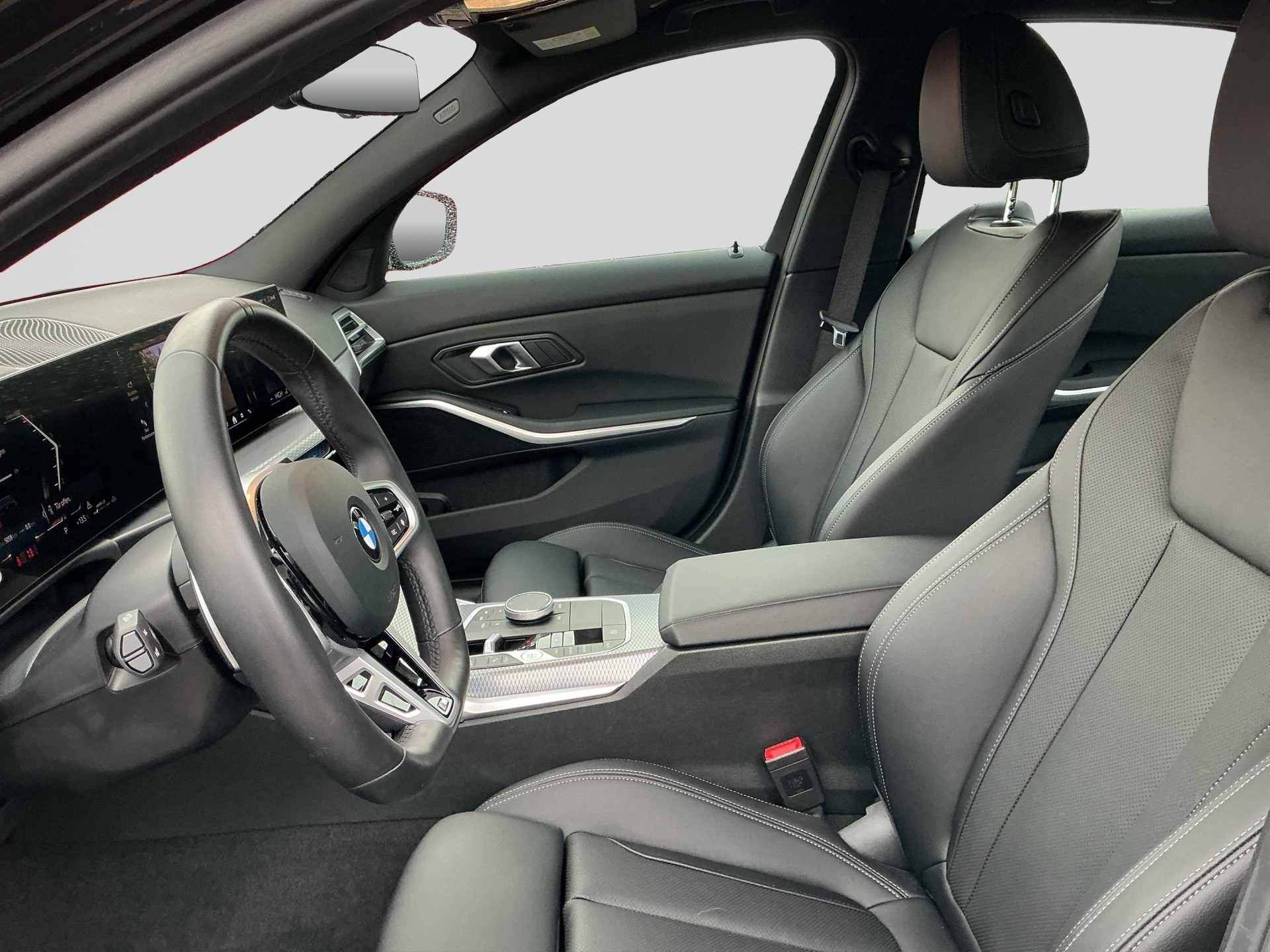 BMW 320i xDrive Steptronic M Sport Shadow Line-image-5
