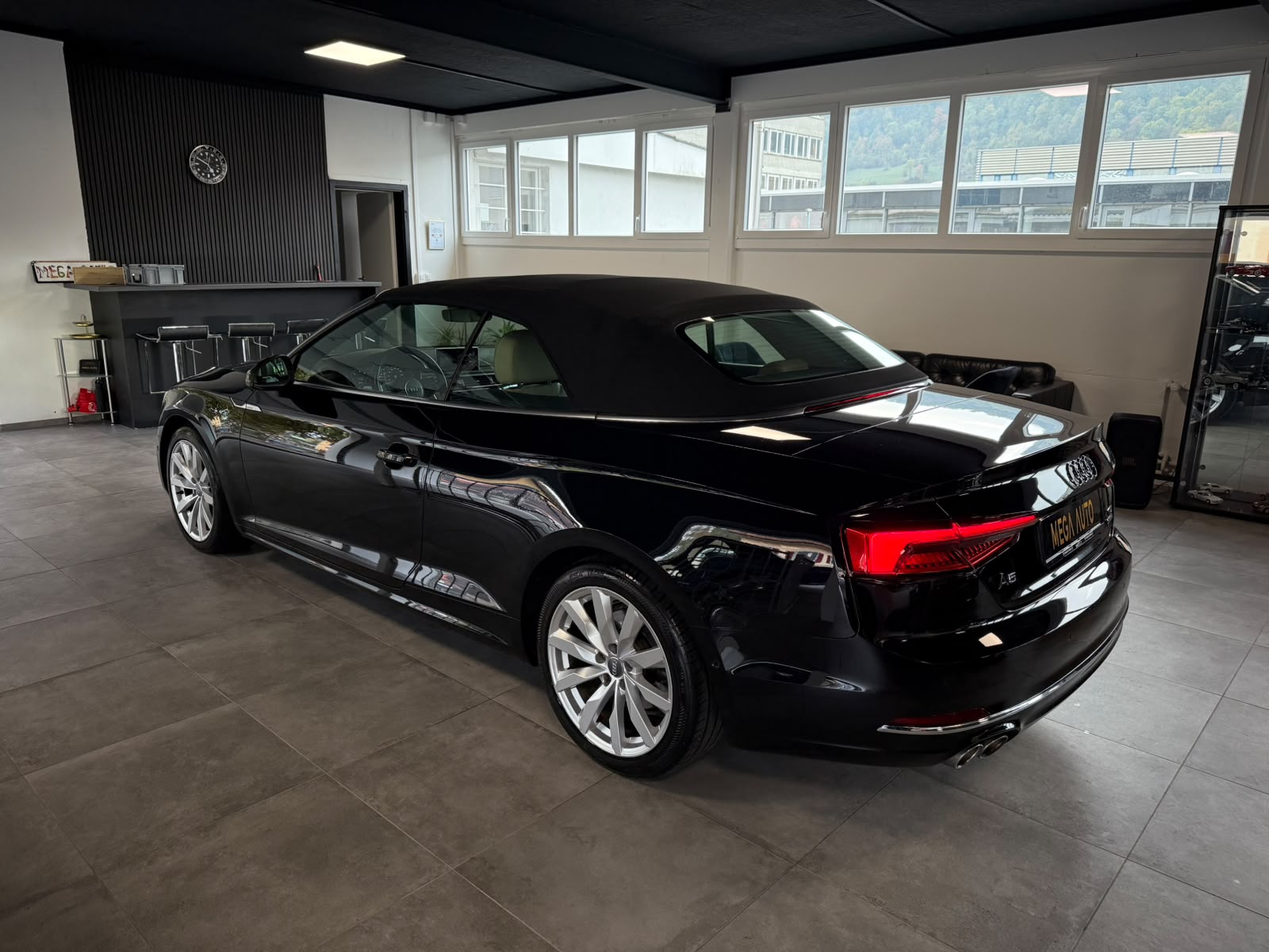 AUDI A5 Cabriolet 3.0 TDI Design S-tronic quattro-image-13