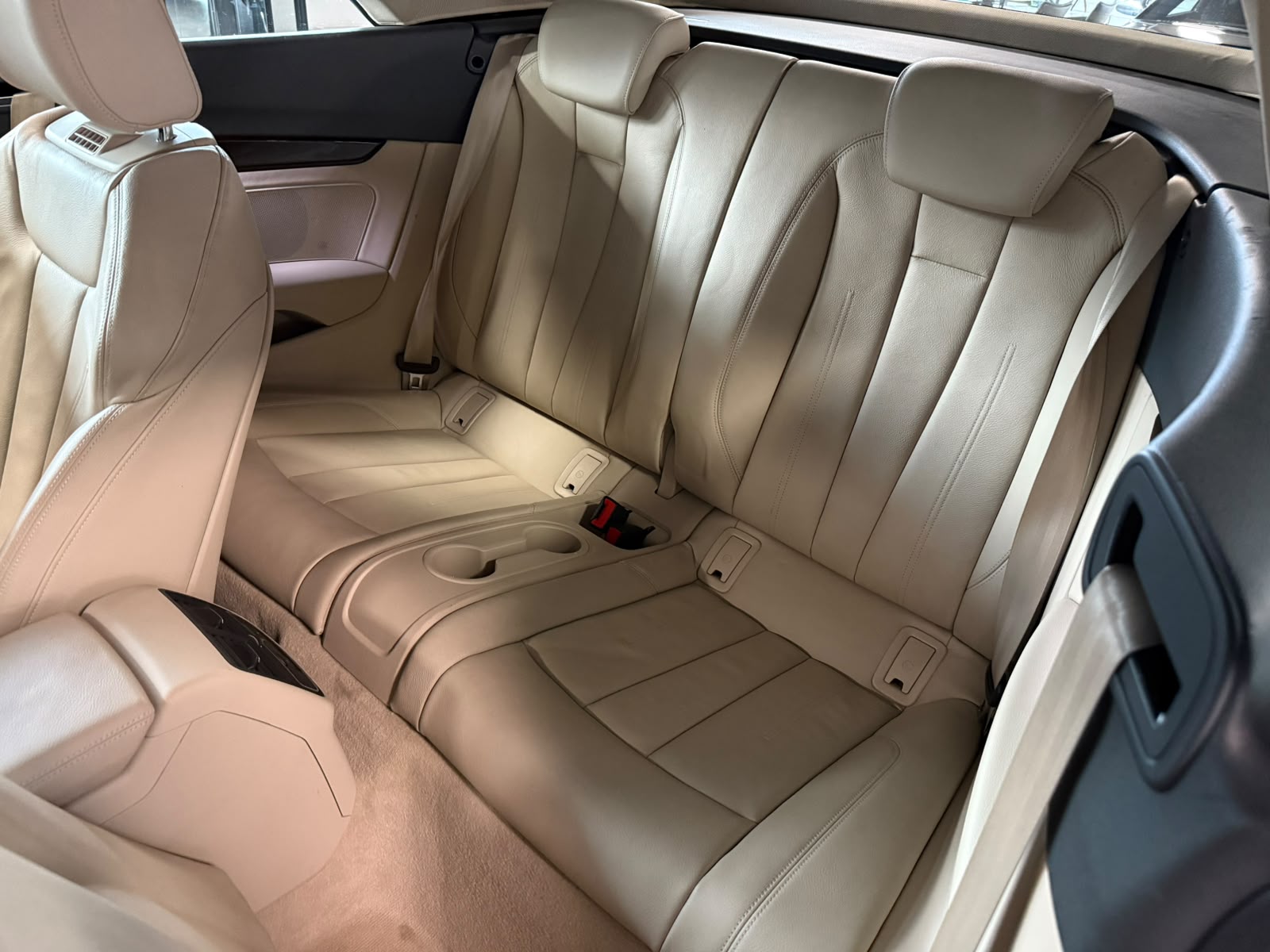 AUDI A5 Cabriolet 3.0 TDI Design S-tronic quattro-image-24
