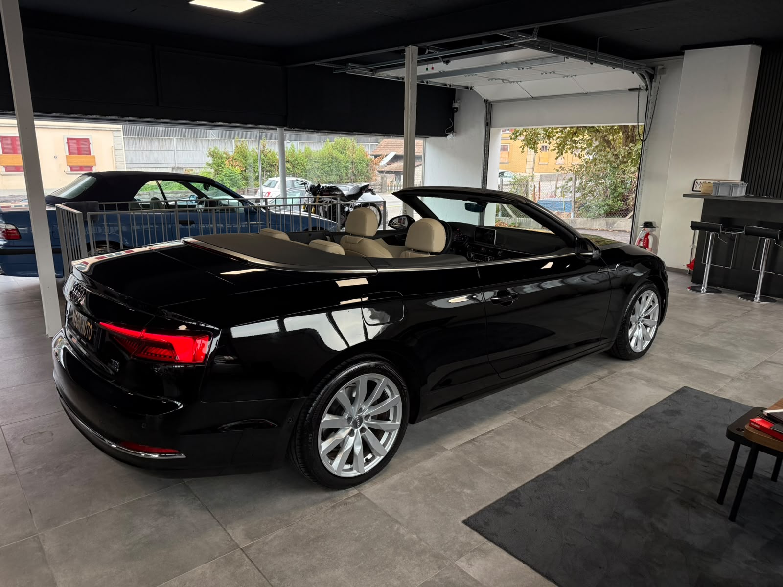 AUDI A5 Cabriolet 3.0 TDI Design S-tronic quattro-image-5
