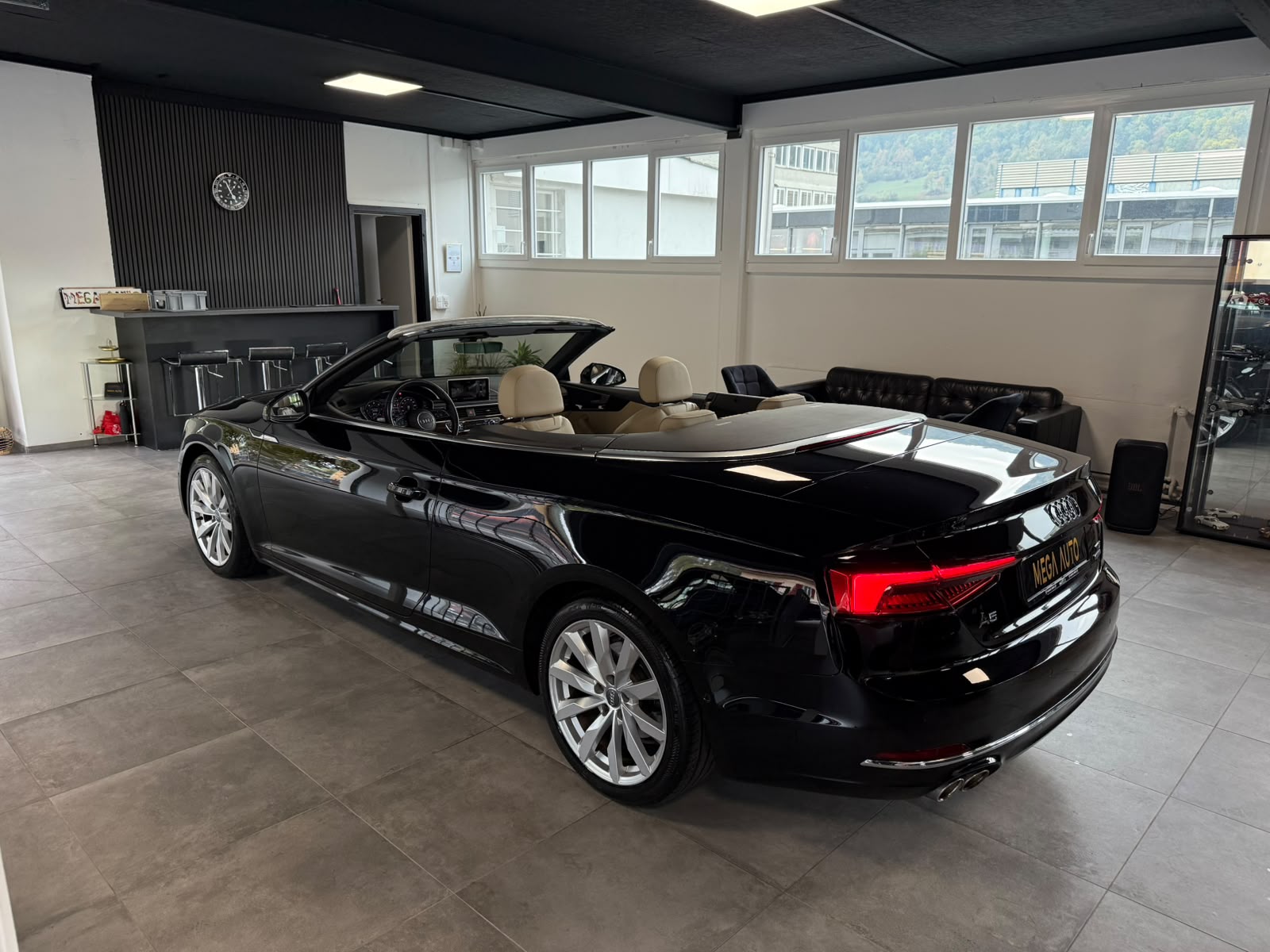 AUDI A5 Cabriolet 3.0 TDI Design S-tronic quattro-image-3