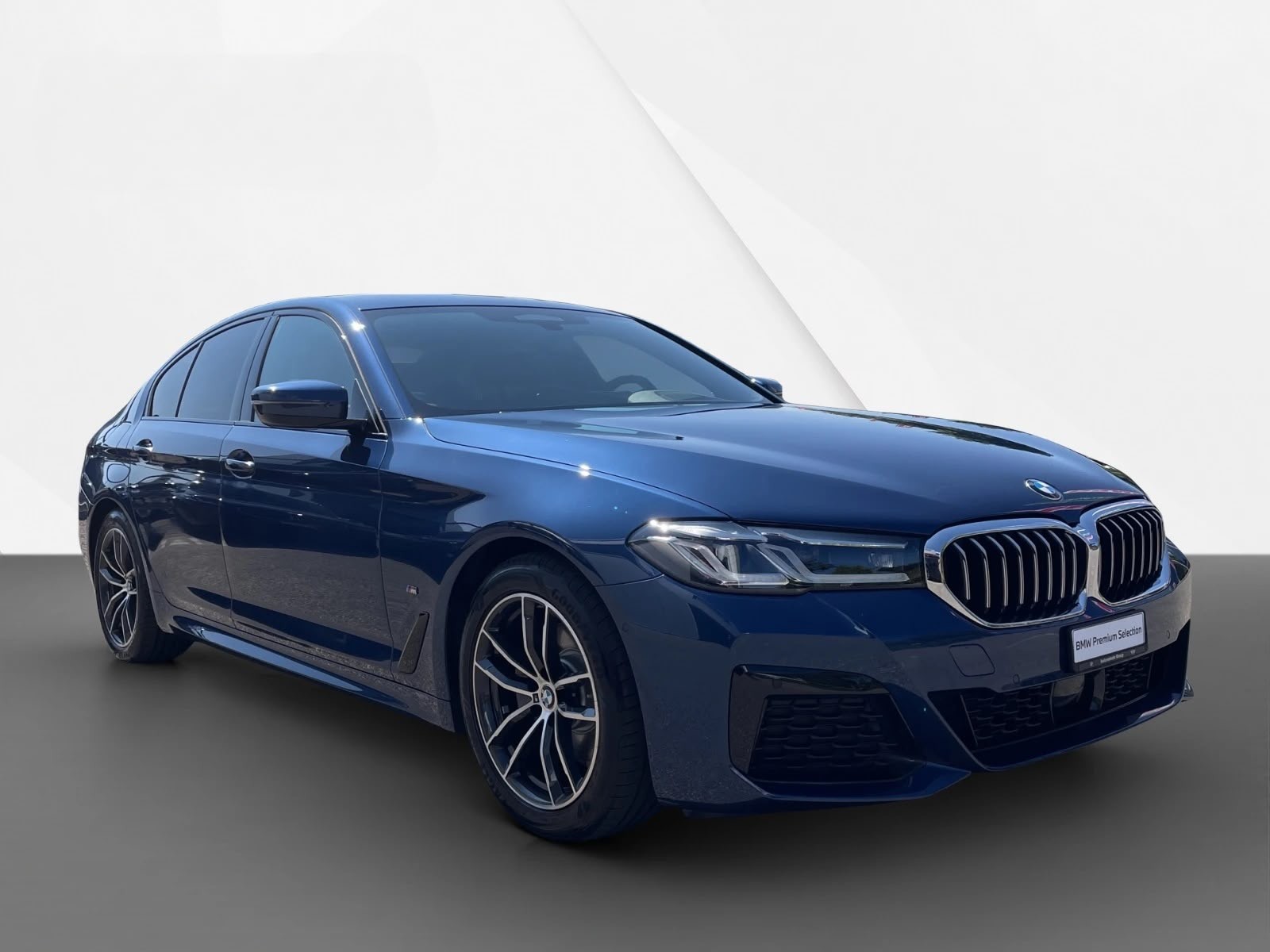 BMW 520i 48V M Sport Steptronic-image-1