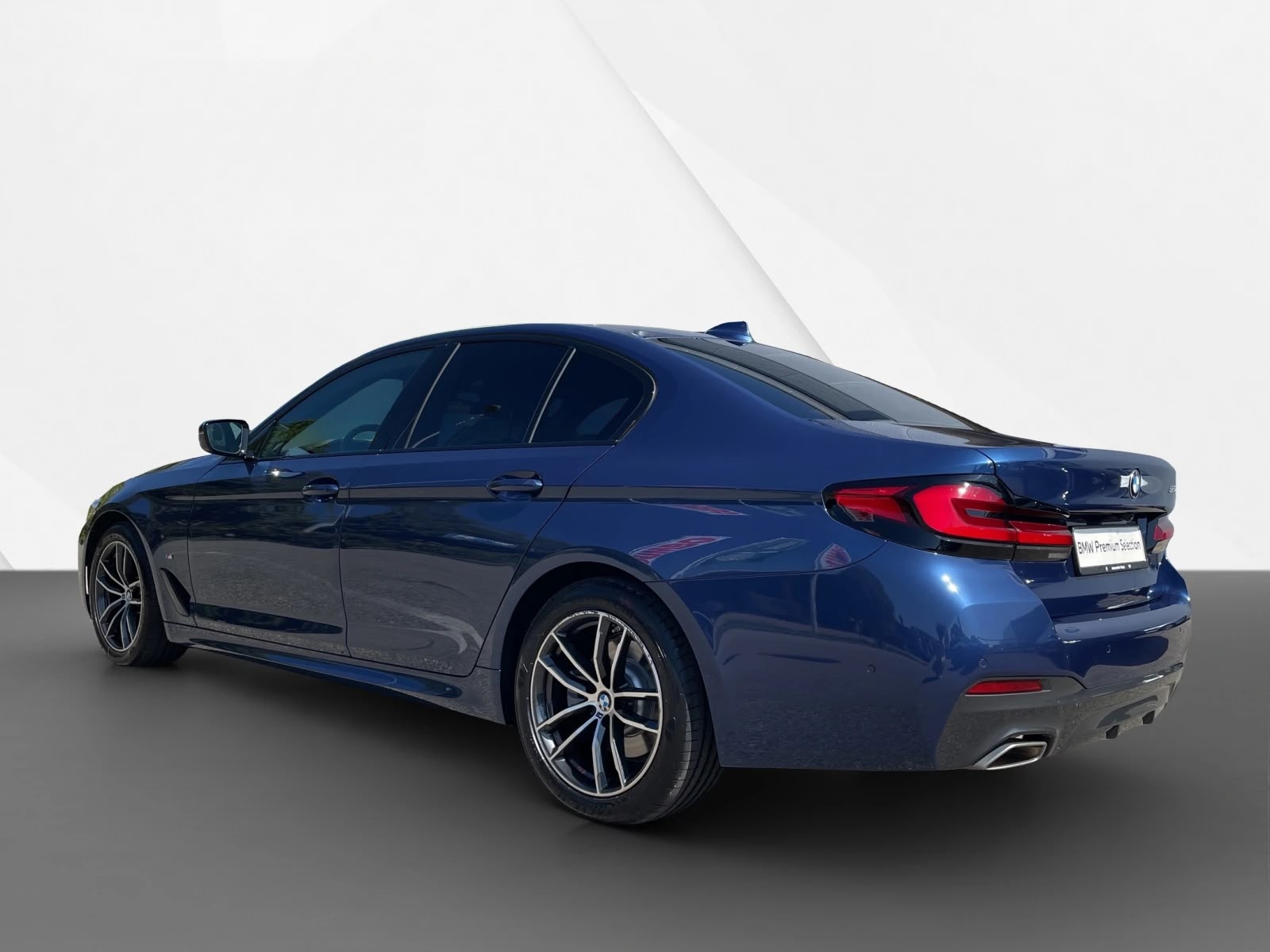 BMW 520i 48V M Sport Steptronic-image-2