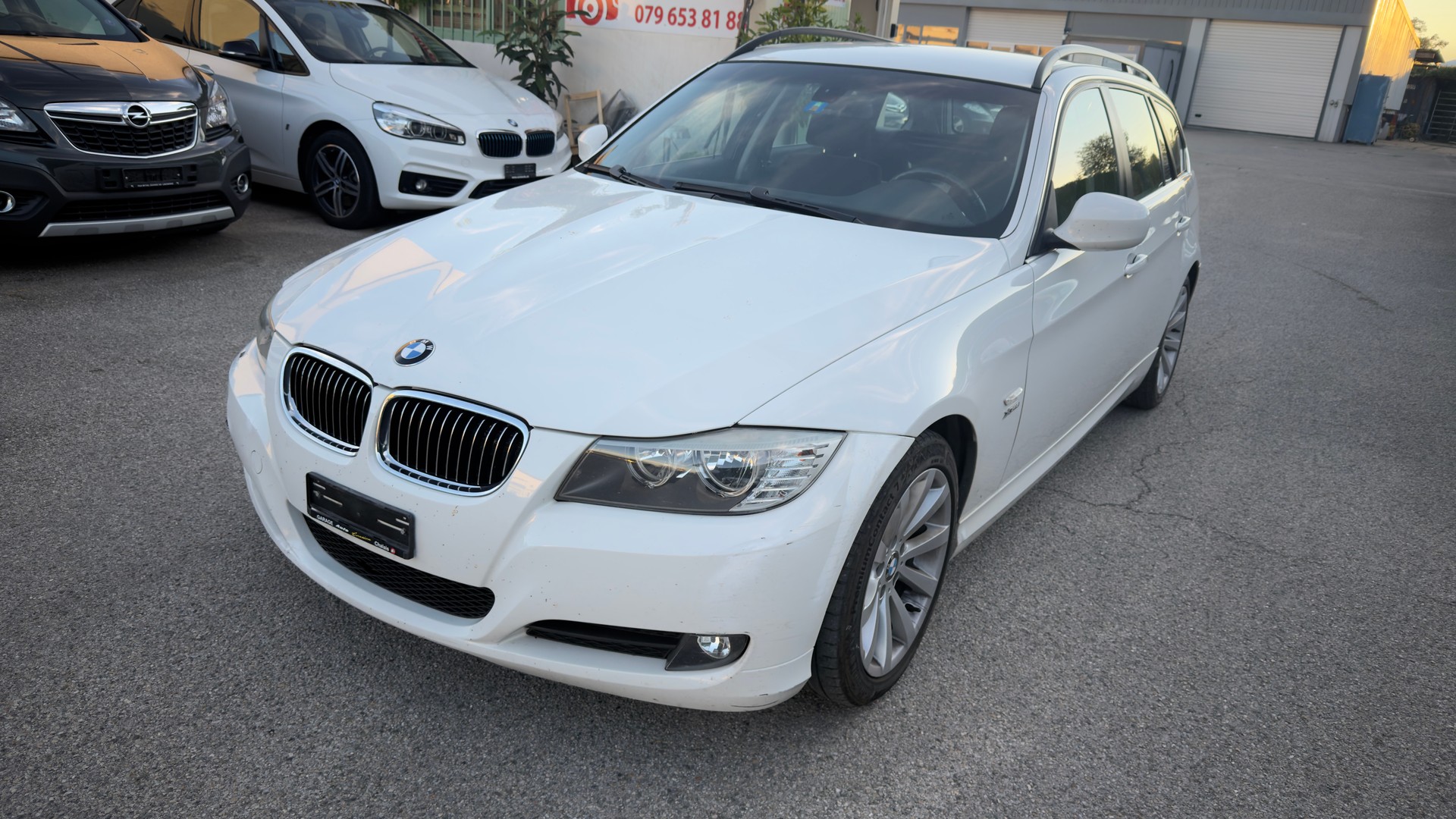 BMW 325i xDrive Touring Steptronic-image-2
