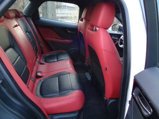 JAGUAR F-Pace 3.0 V6 First Edition AWD Automatik-image-4