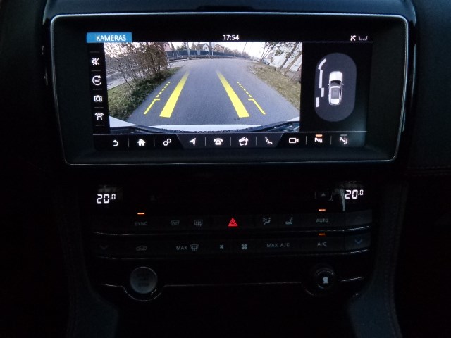 JAGUAR F-Pace 3.0 V6 First Edition AWD Automatik-image-5