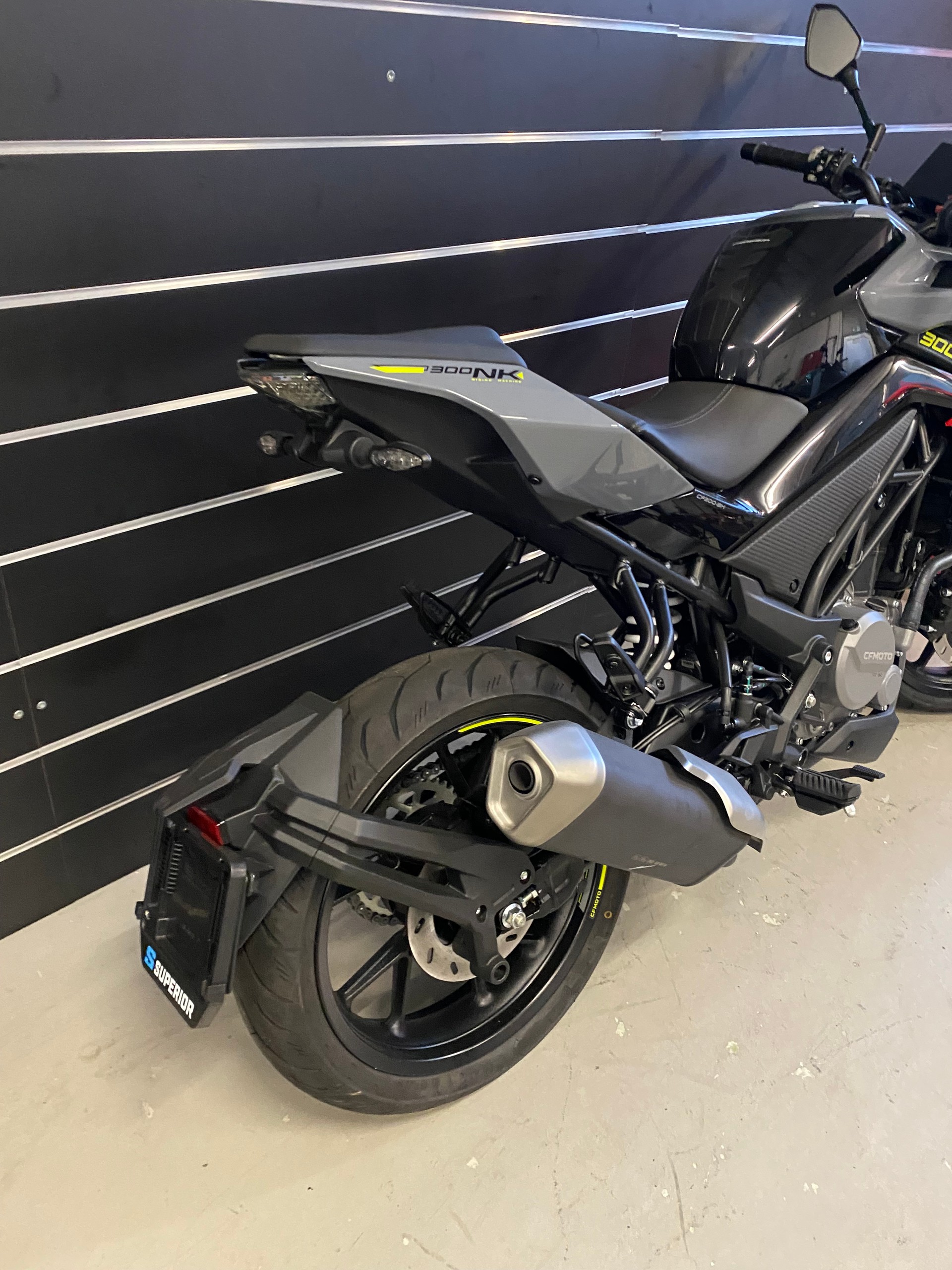 CF MOTO 300 NK-showroom-element-2