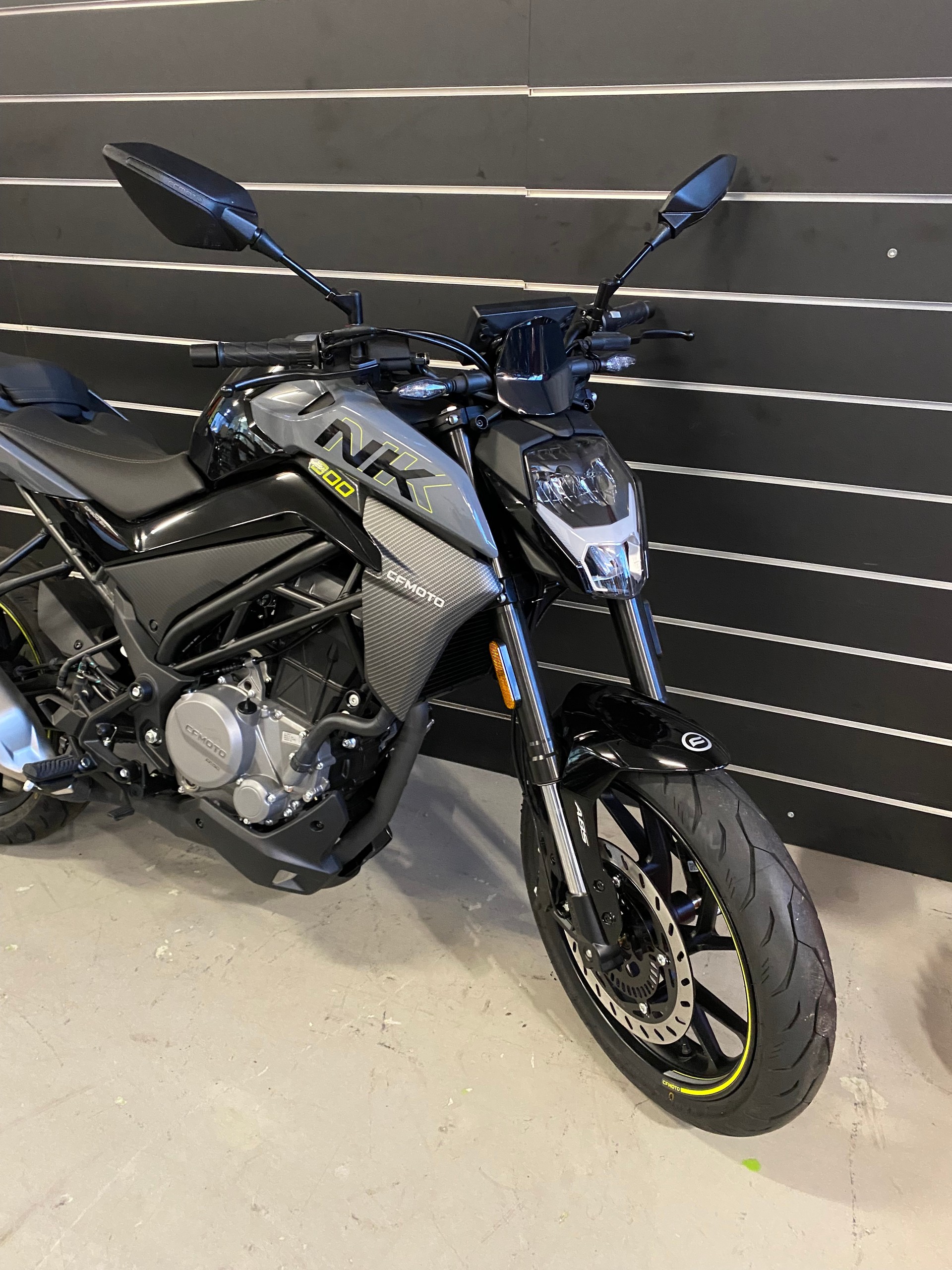 CF MOTO 300 NK-showroom-element-1