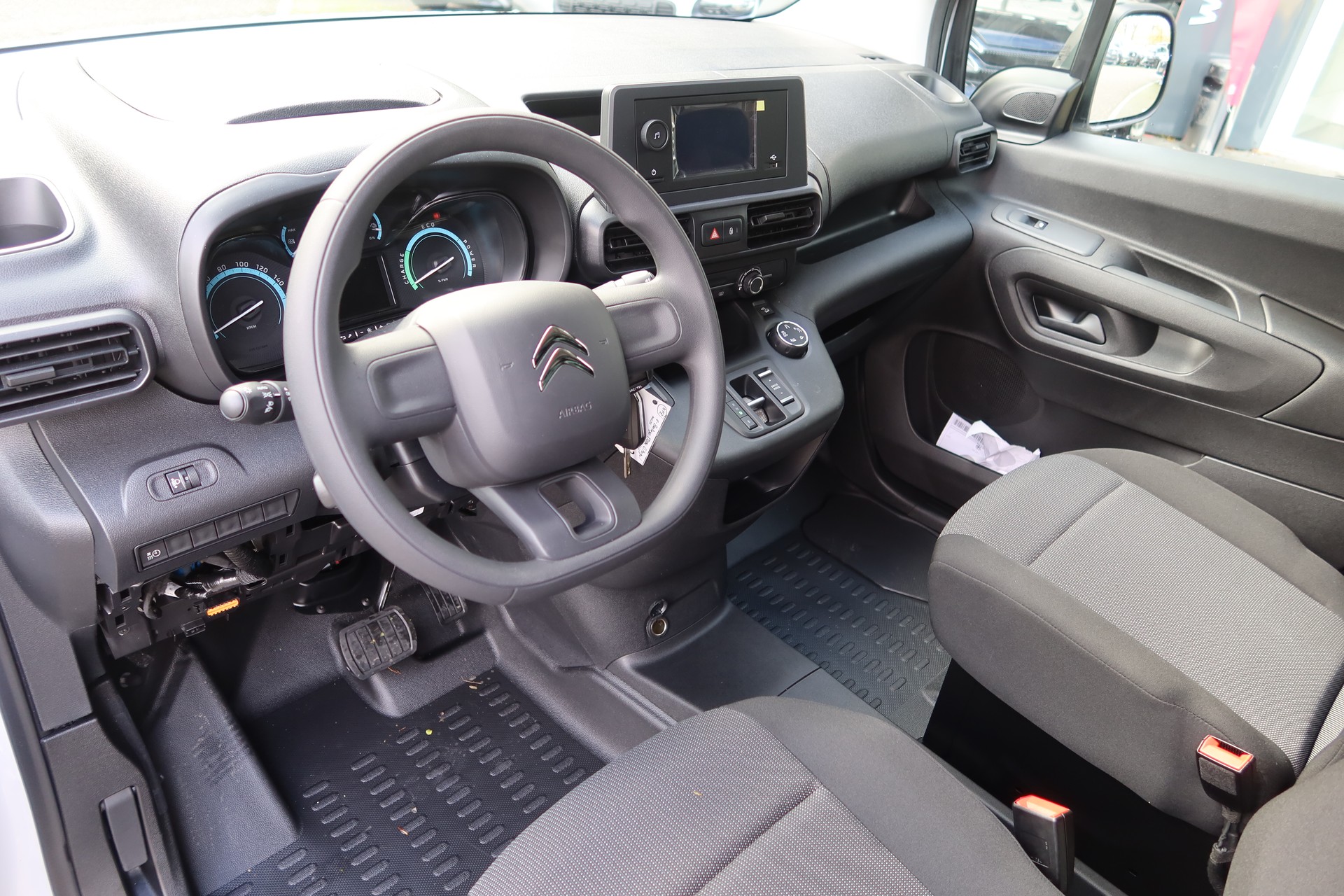 CITROEN e-Berlingo Sw. TReK Dang.-image-7