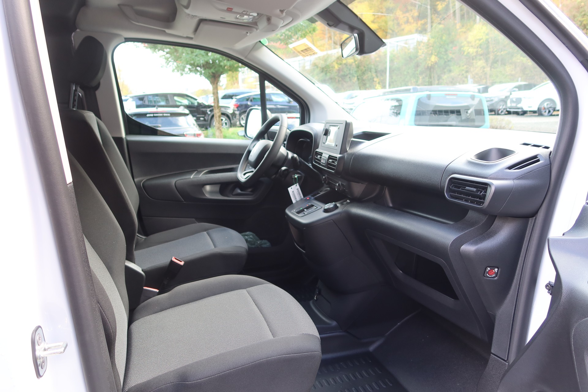 CITROEN e-Berlingo Sw. TReK Dang.-image-9