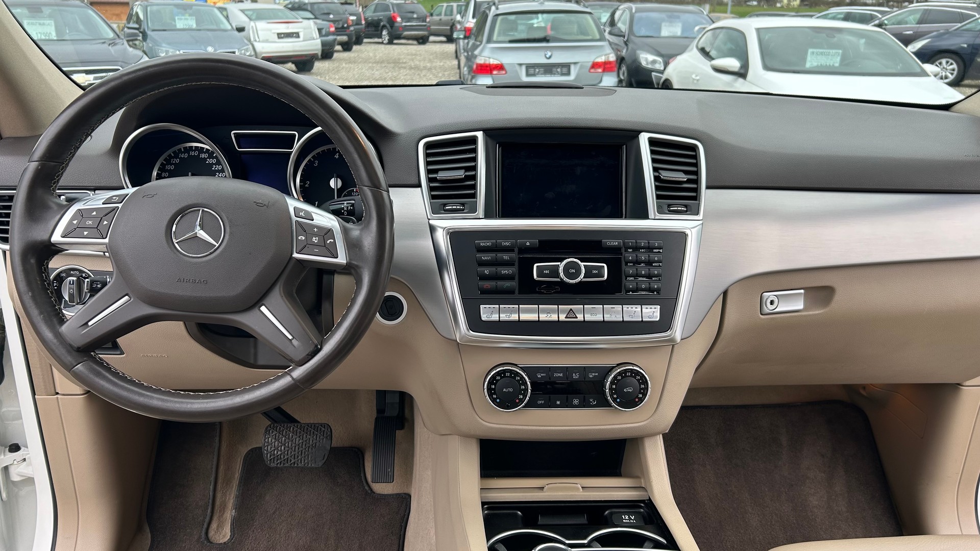 MERCEDES-BENZ ML 350 BlueTEC Executive 4Matic 7G-Tronic-image-13