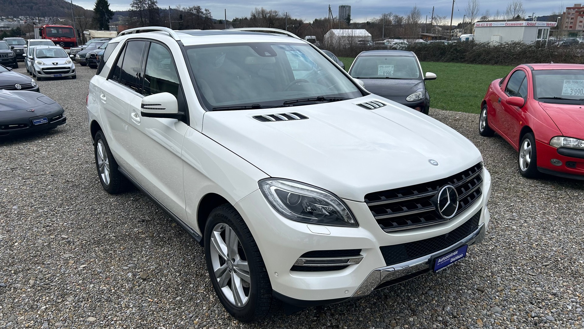 MERCEDES-BENZ ML 350 BlueTEC Executive 4Matic 7G-Tronic-showroom-element-1