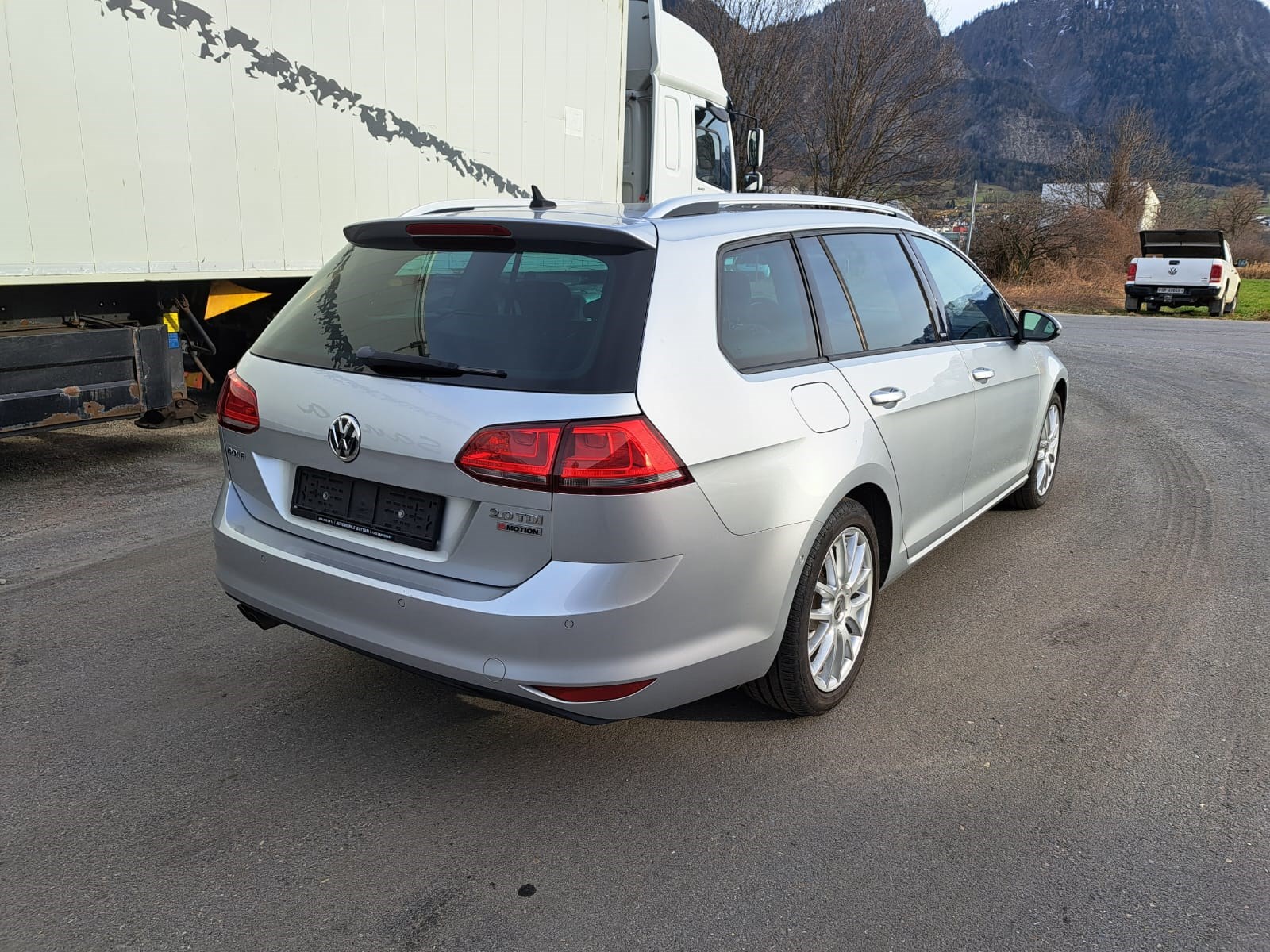 VW Golf Variant 2.0 TDI Allstar 4Motion-image-4