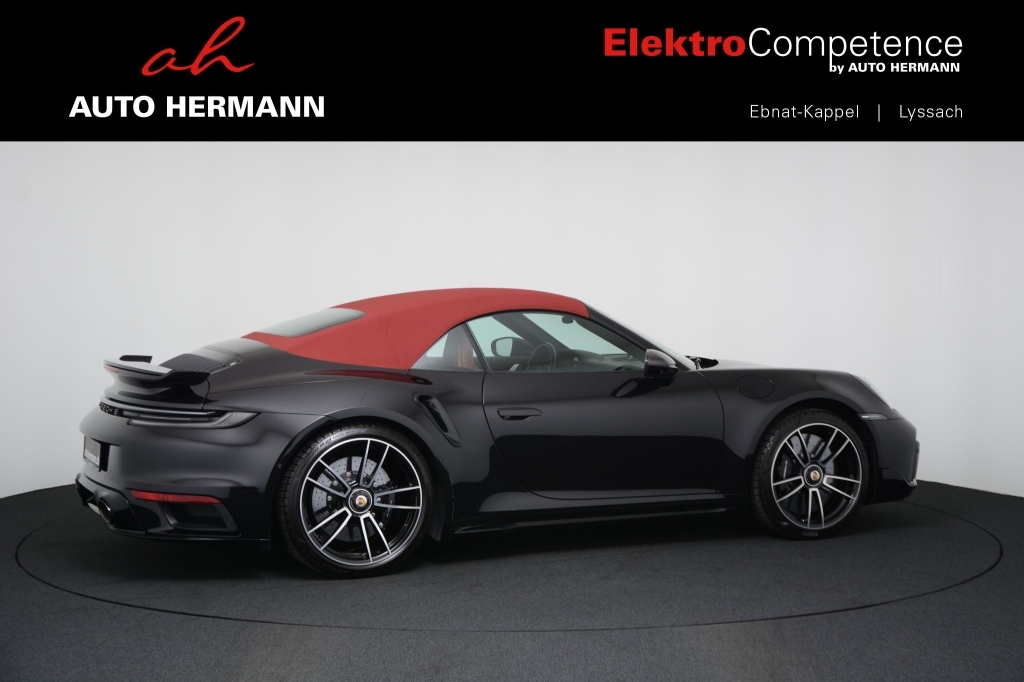 PORSCHE 911 Turbo S Cabriolet PDK *Sport Design*-image-7