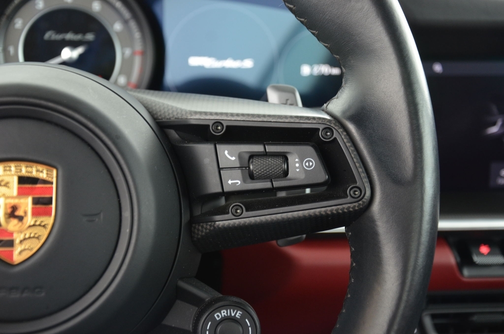 PORSCHE 911 Turbo S Cabriolet PDK *Sport Design*-image-19