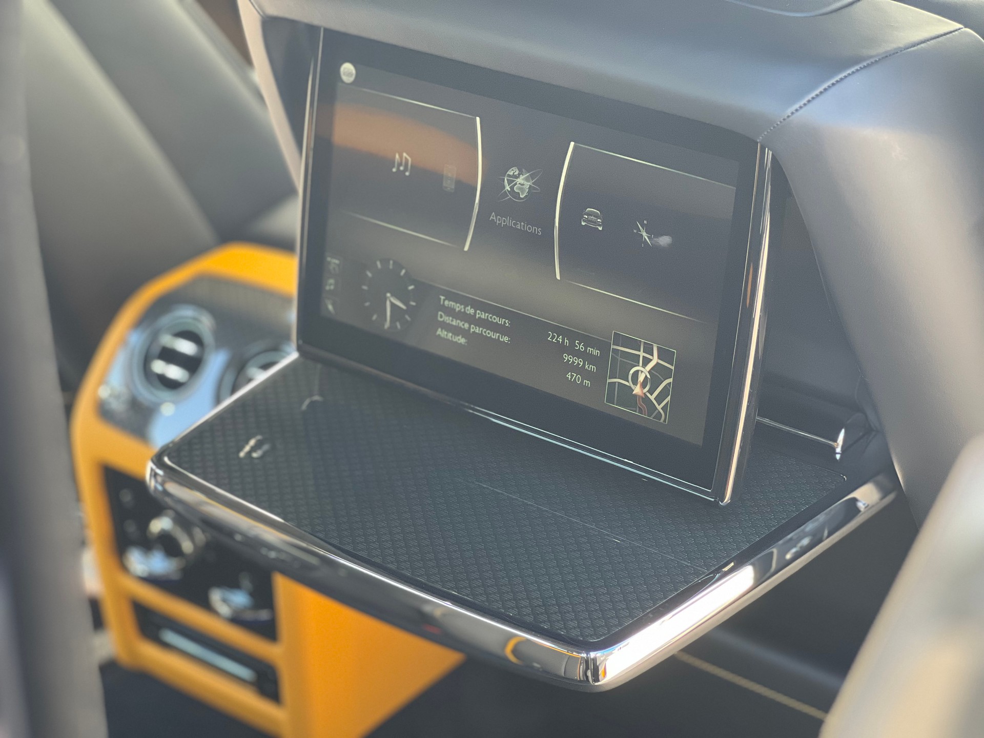 ROLLS-ROYCE Ghost 6.75 V12 Black Badge-image-14