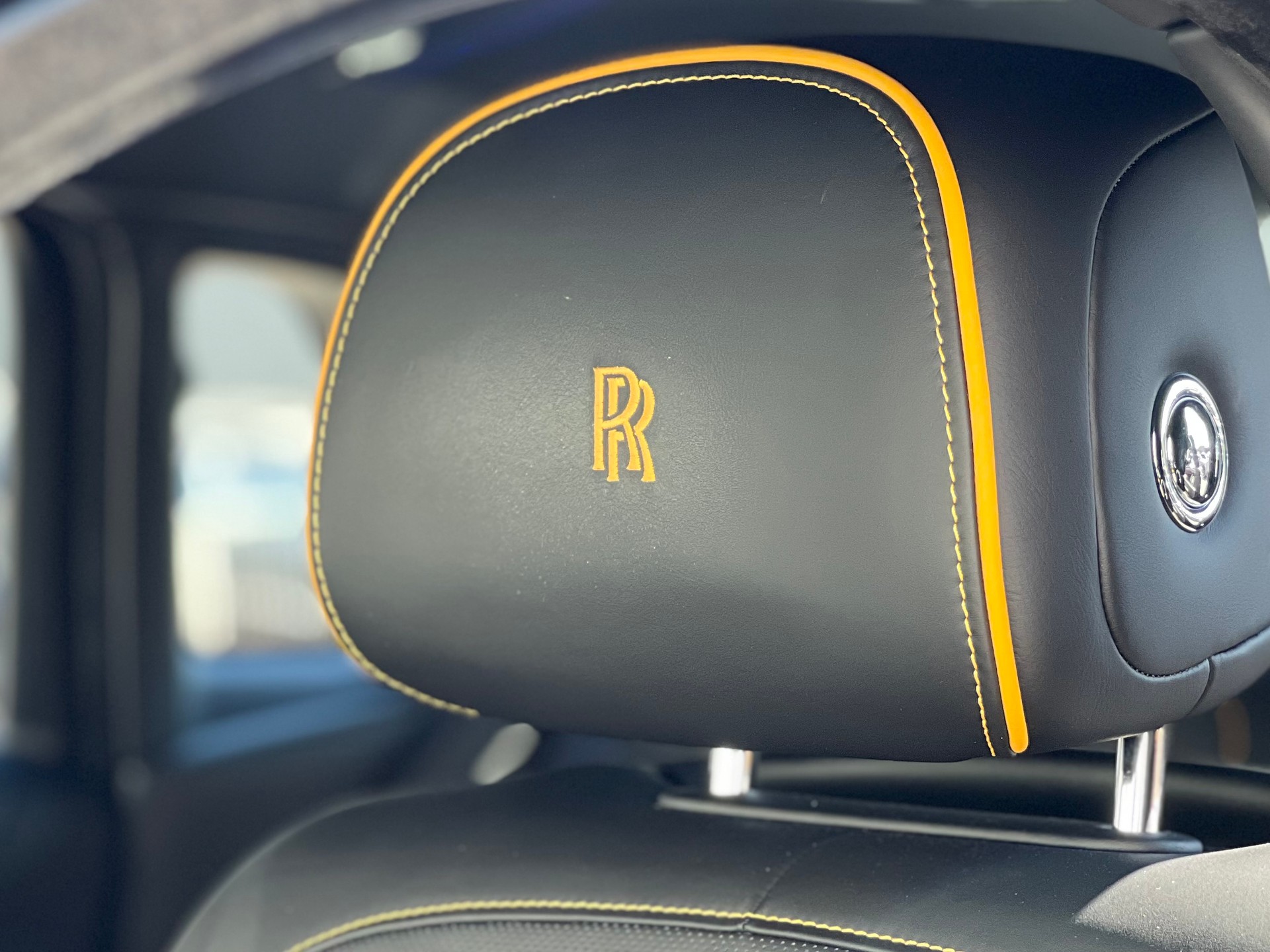 ROLLS-ROYCE Ghost 6.75 V12 Black Badge-image-13