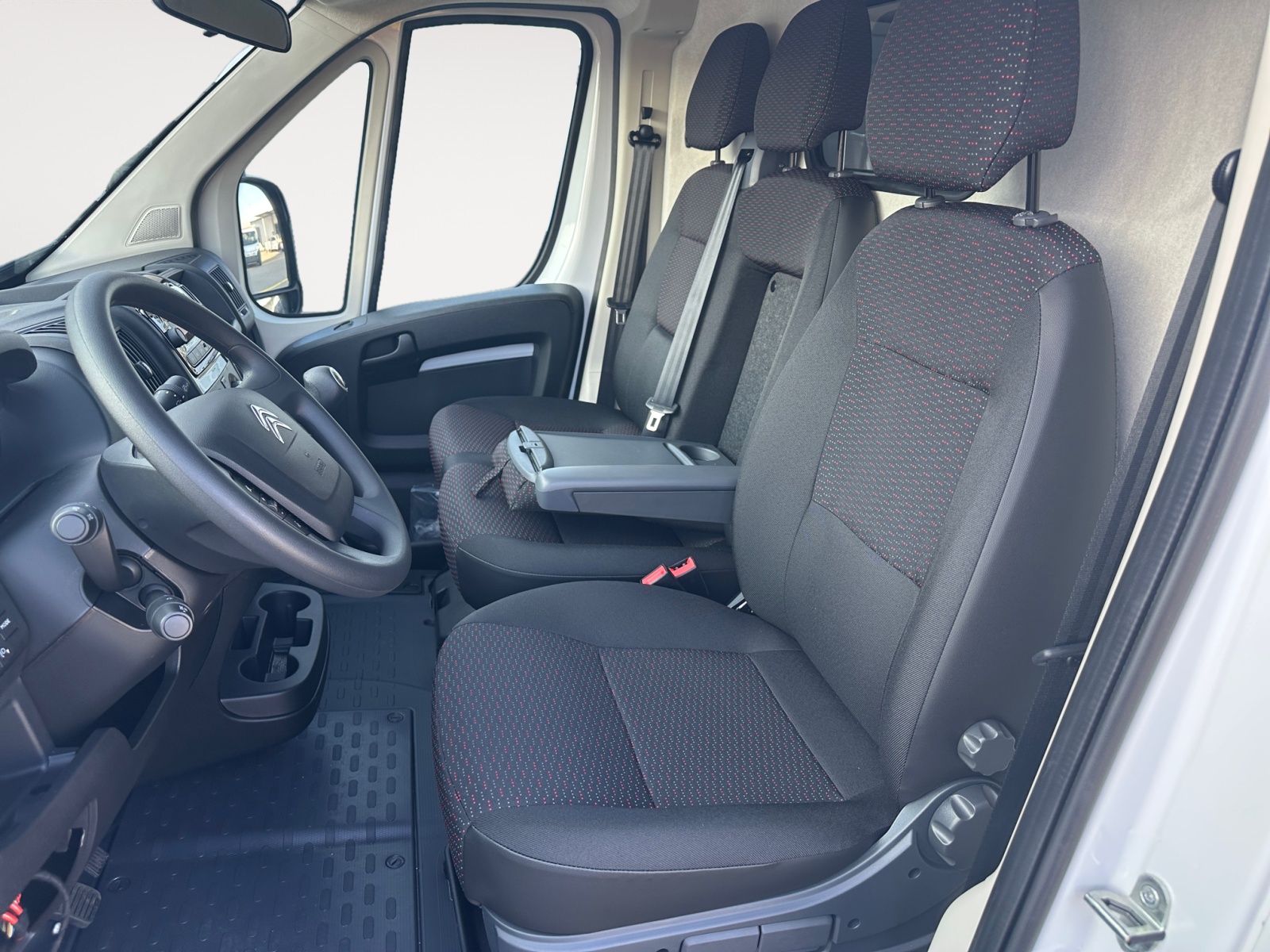 CITROEN Jumper 33 2.2 BlueHDi 140 L3H2-image-5